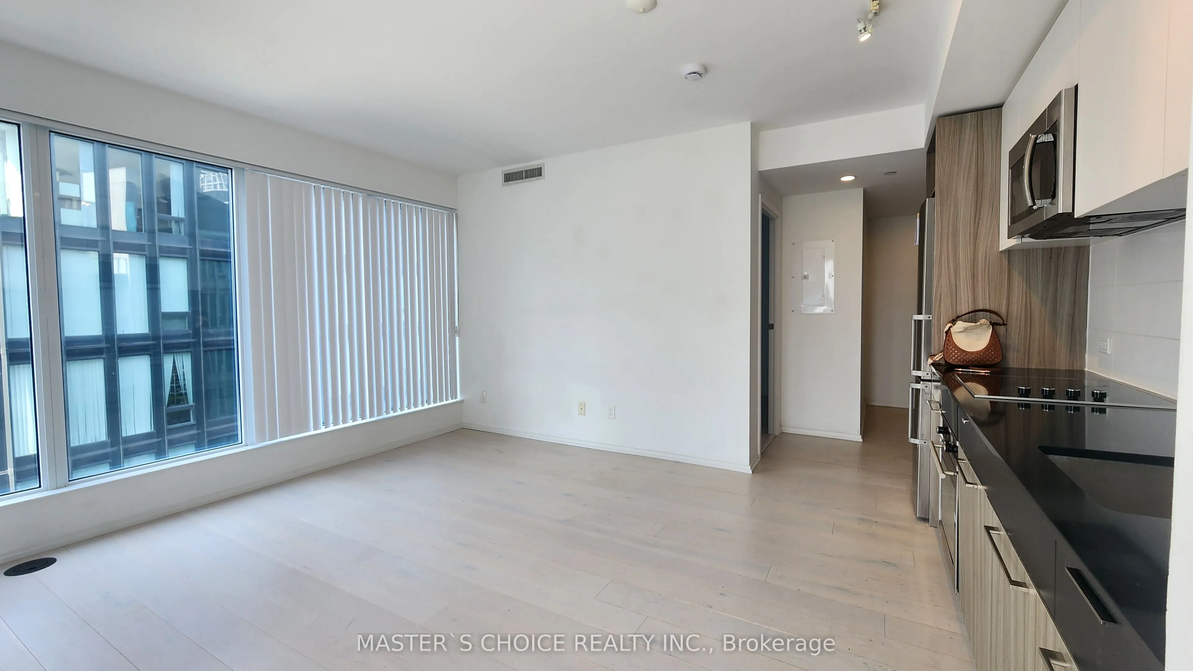 68 Shuter Street #2805