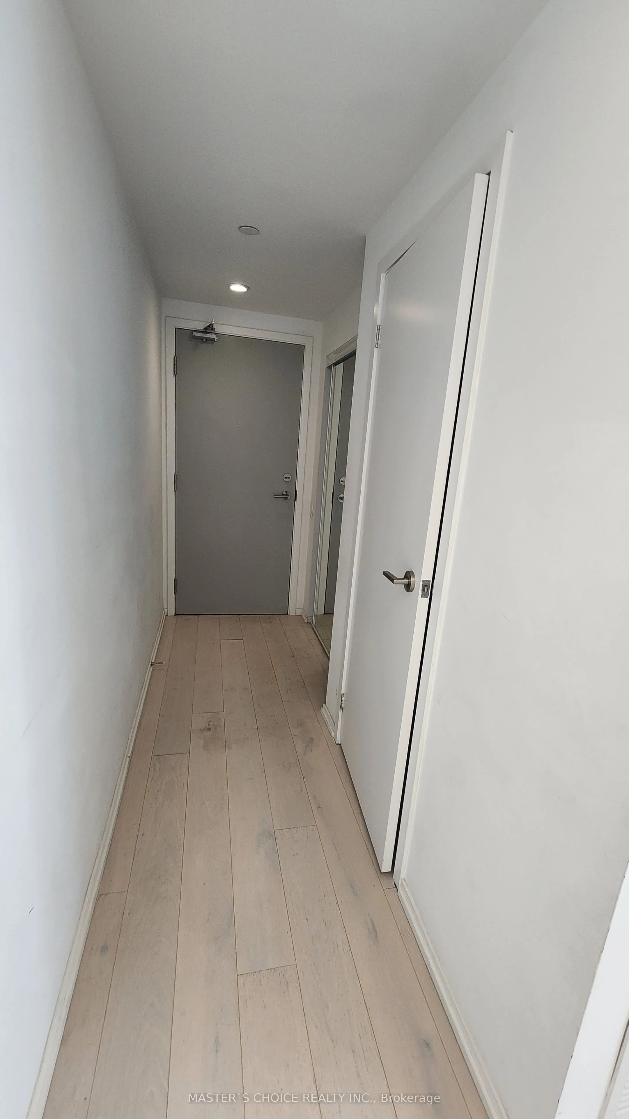 68 Shuter Street #2805
