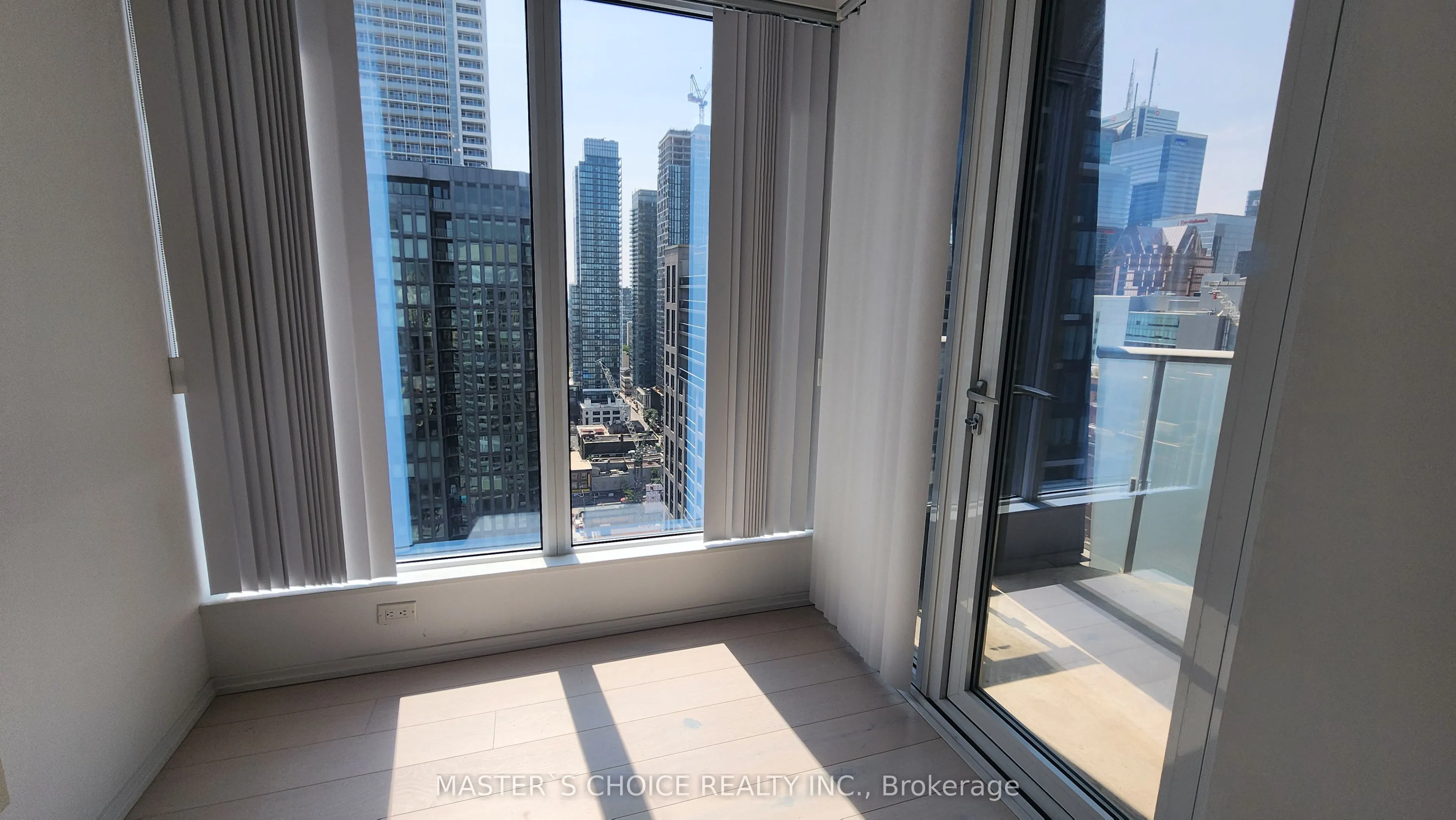 68 Shuter Street #2805