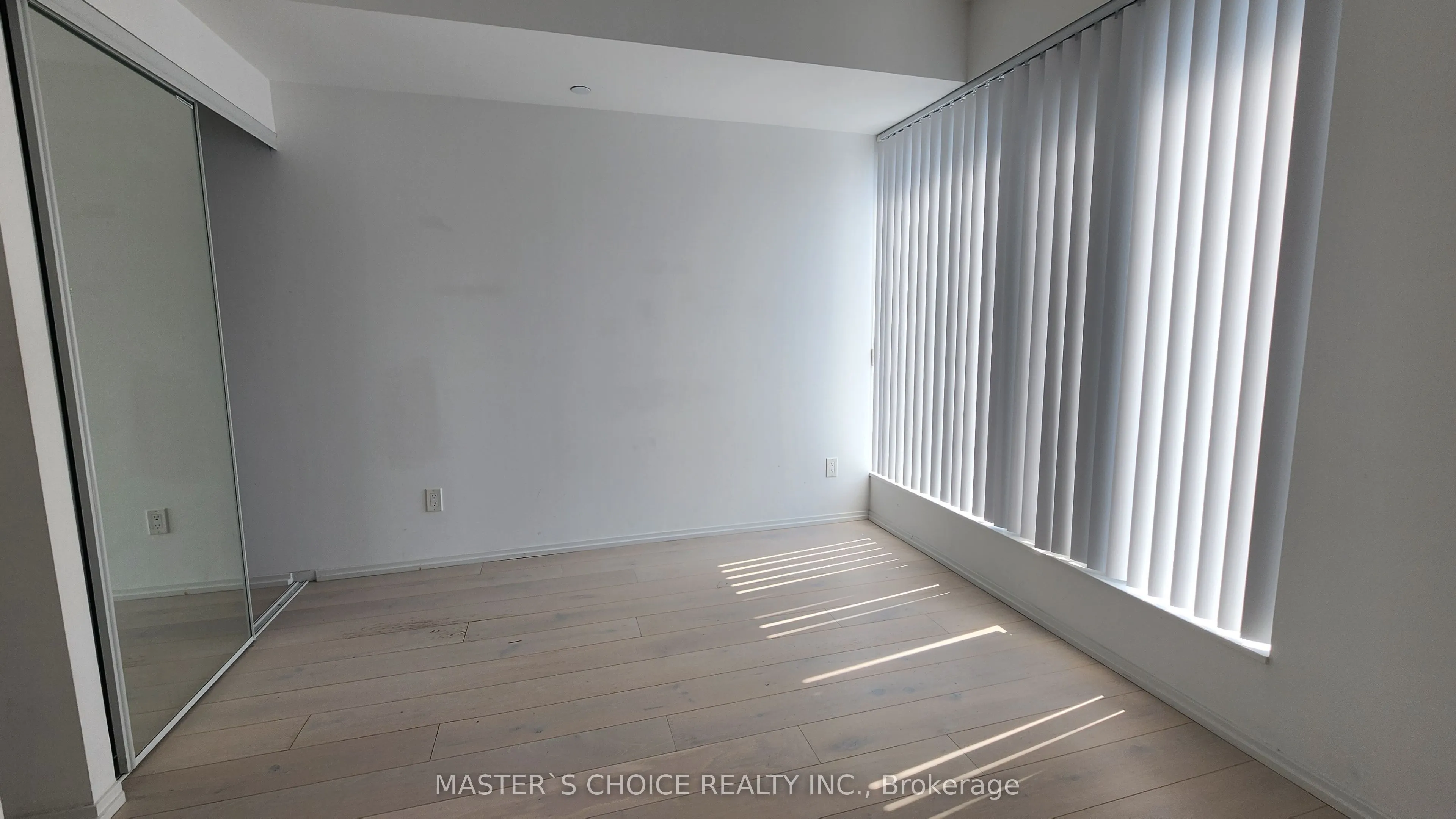 68 Shuter Street #2805