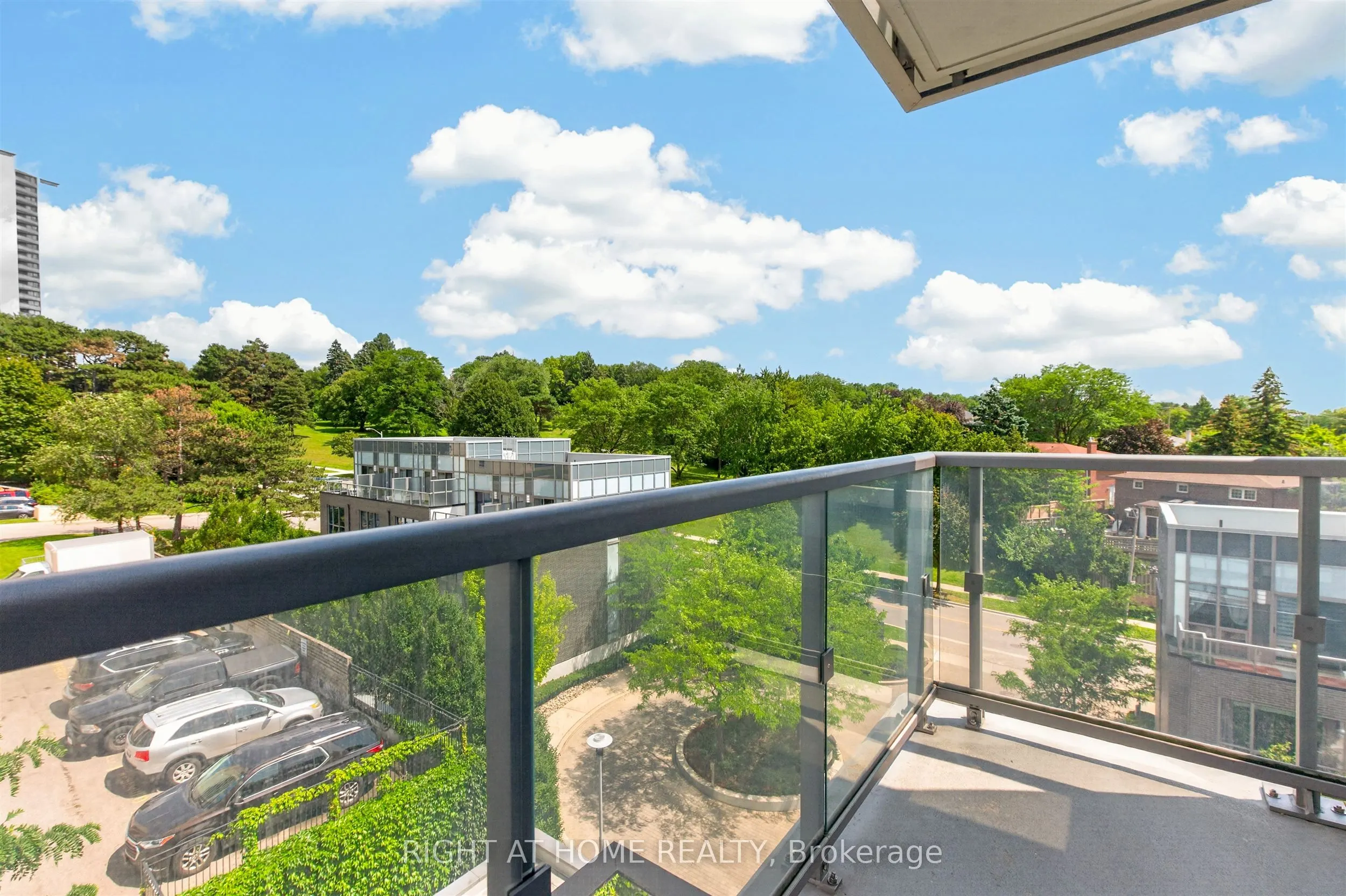 18 Graydon Hall Drive #509