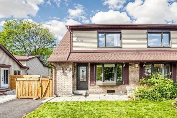 227 Hollyberry Trail