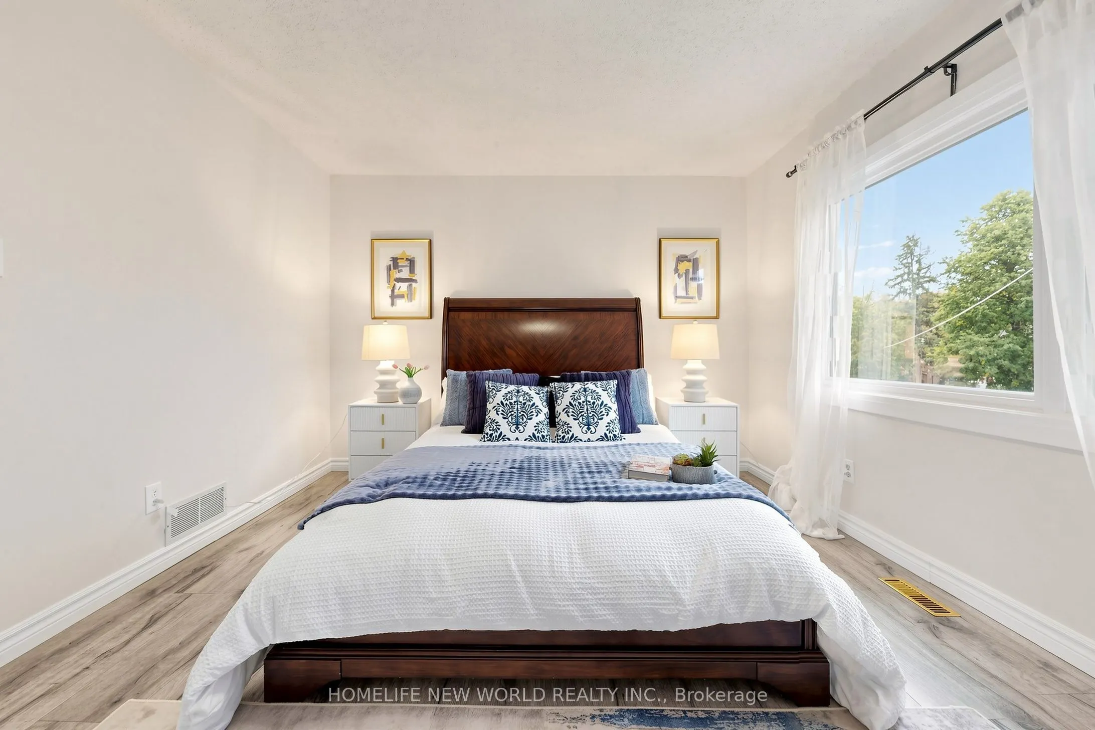 227 Hollyberry Trail