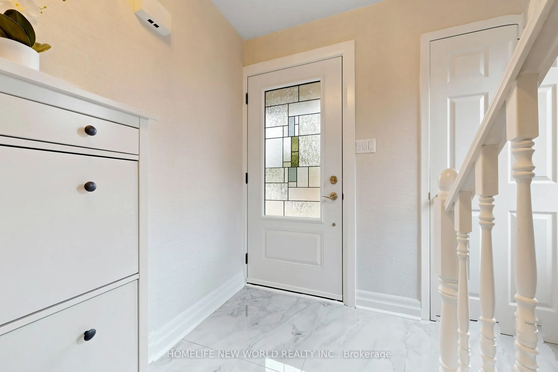 227 Hollyberry Trail