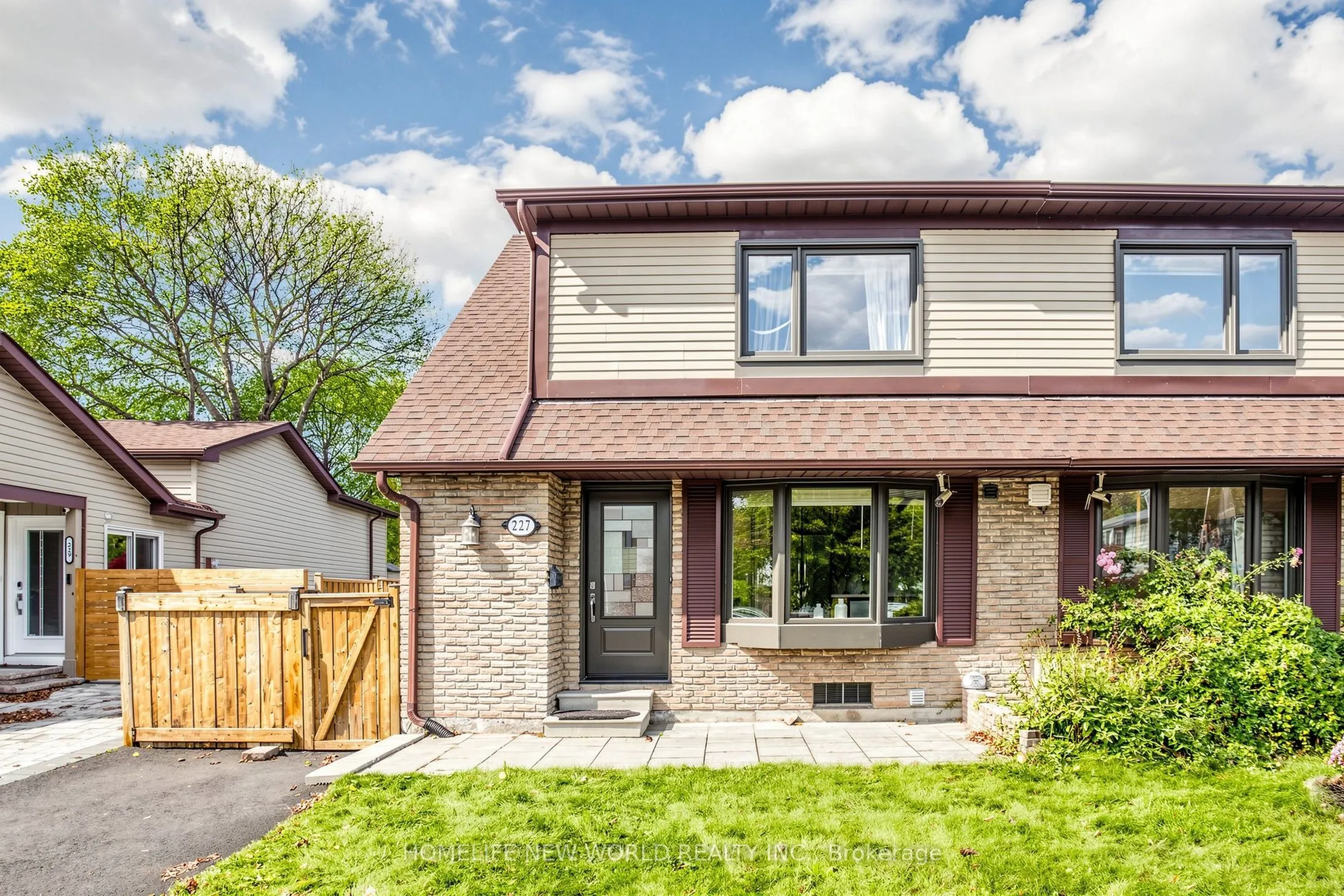 227 Hollyberry Trail