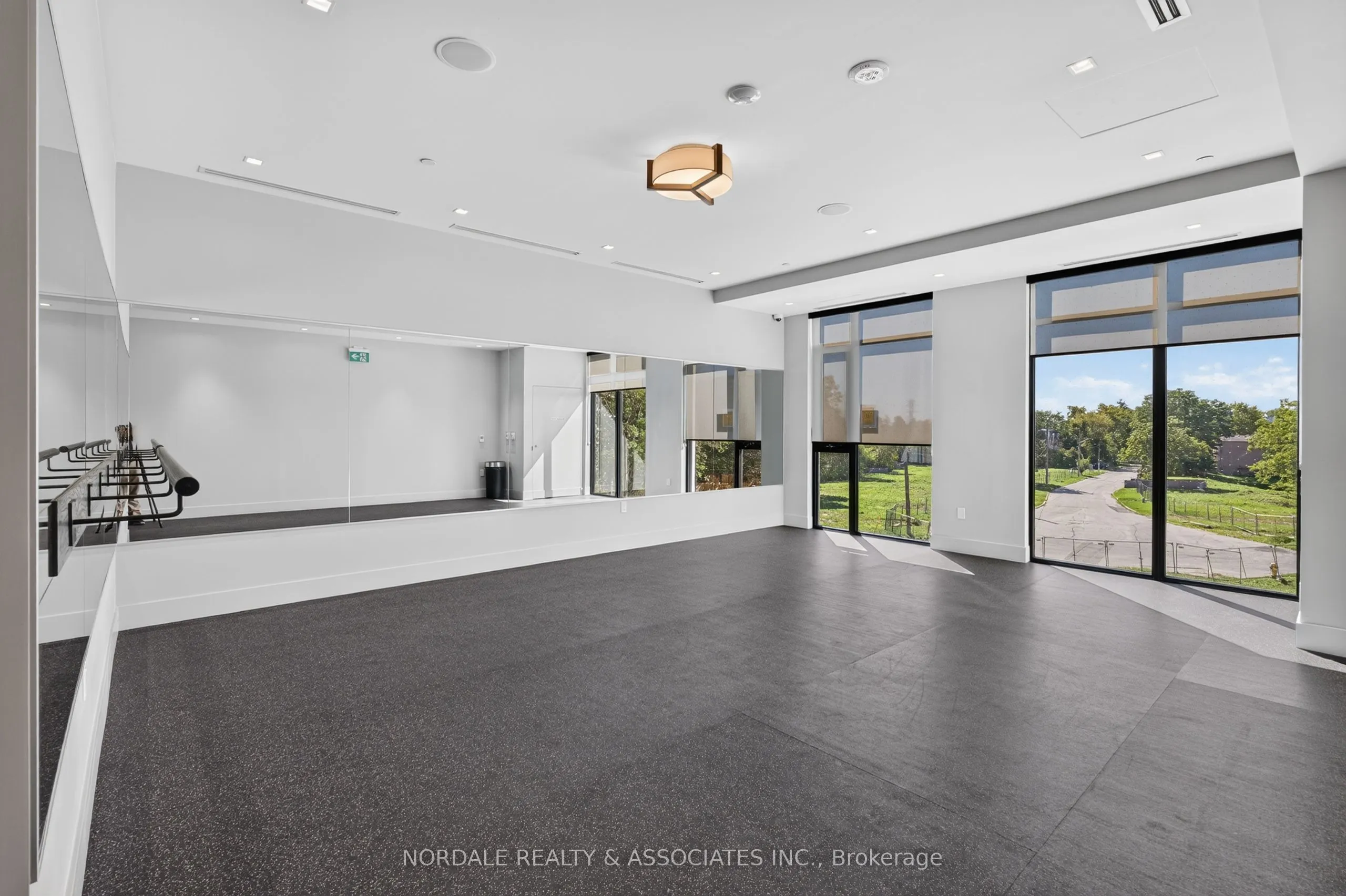 5858 Yonge Street #TH08