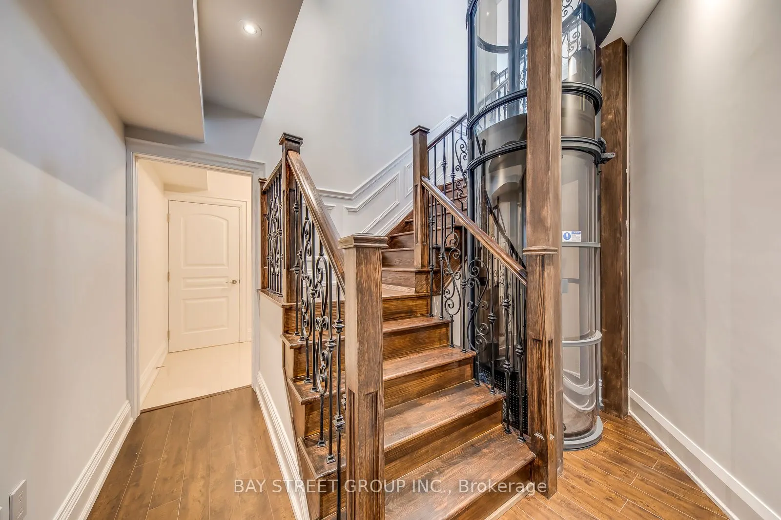 39 Foxwarren Drive