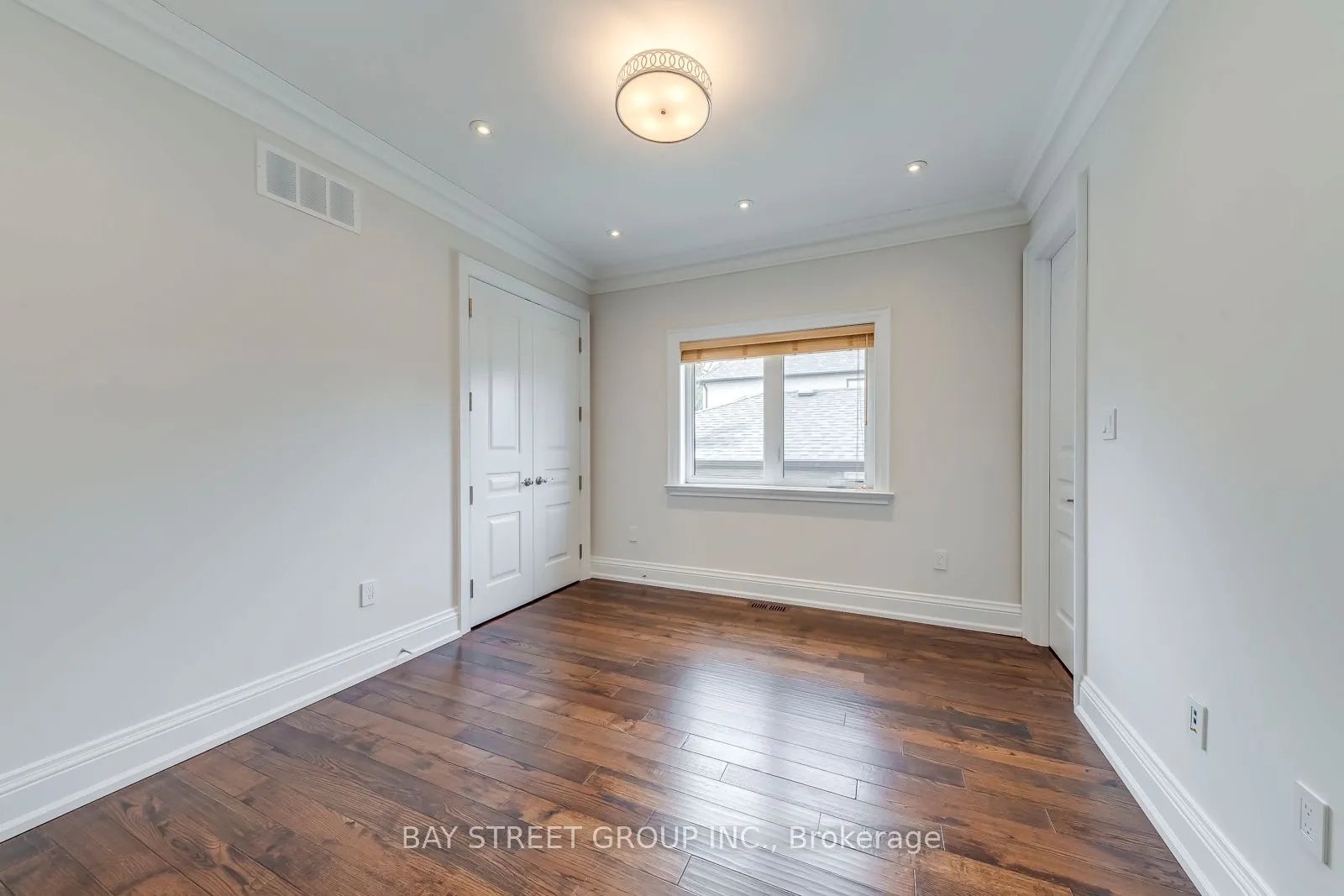 39 Foxwarren Drive
