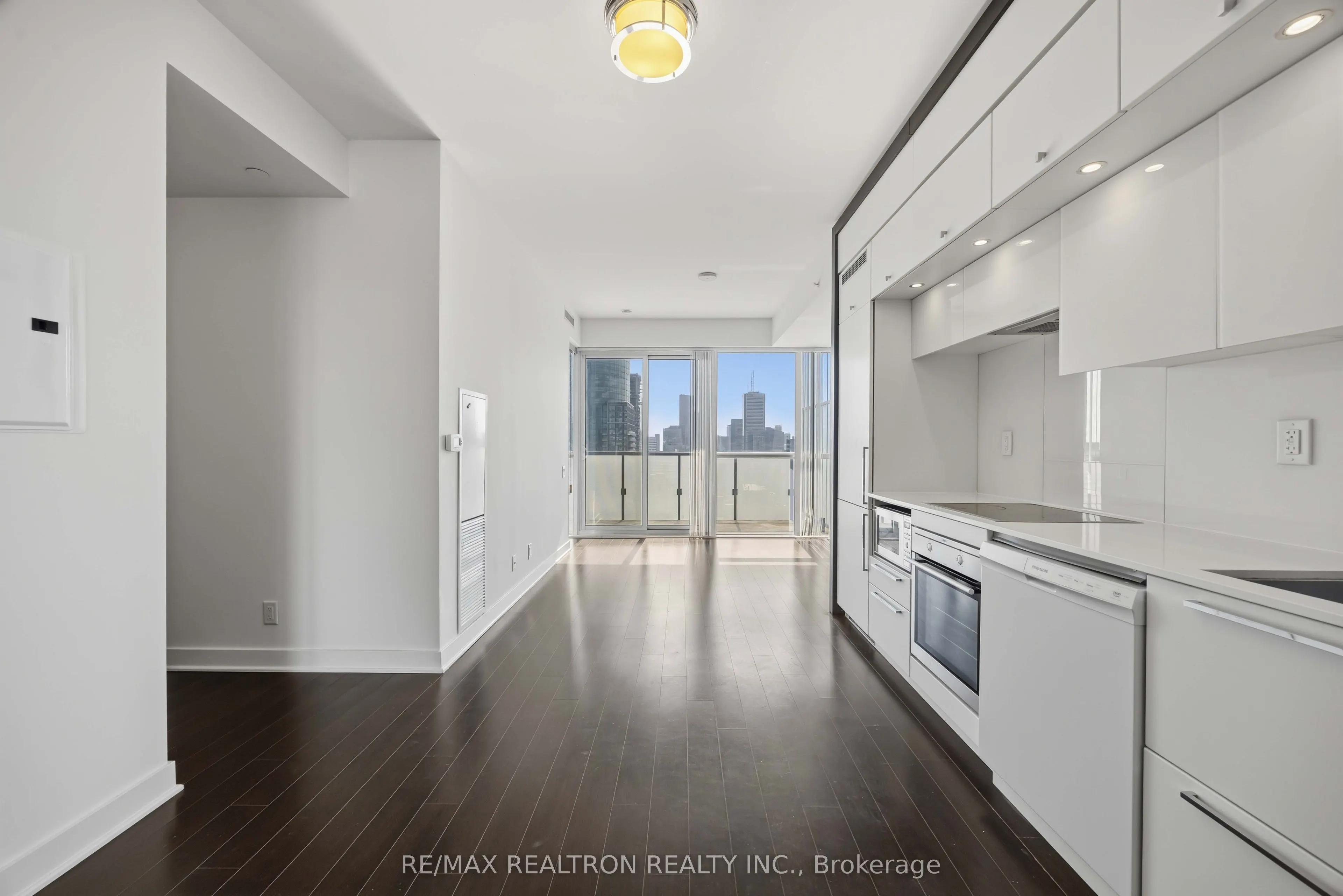 15 Grenville Street #4102
