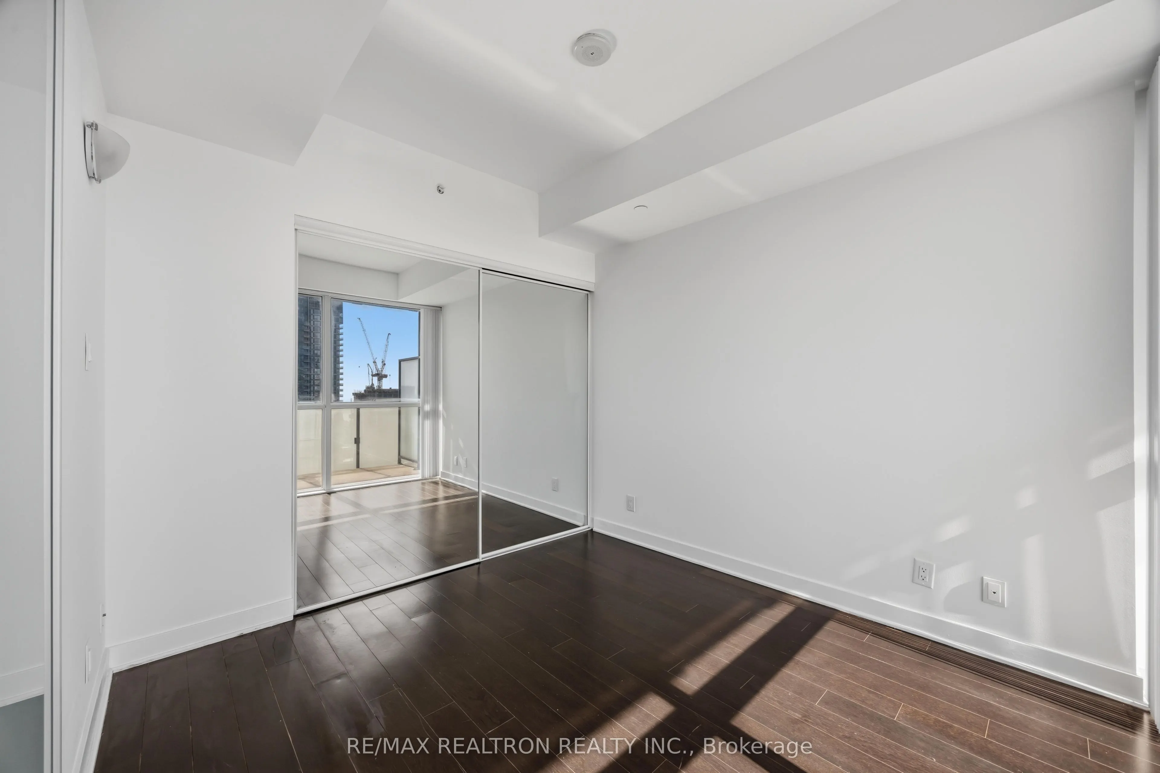 15 Grenville Street #4102