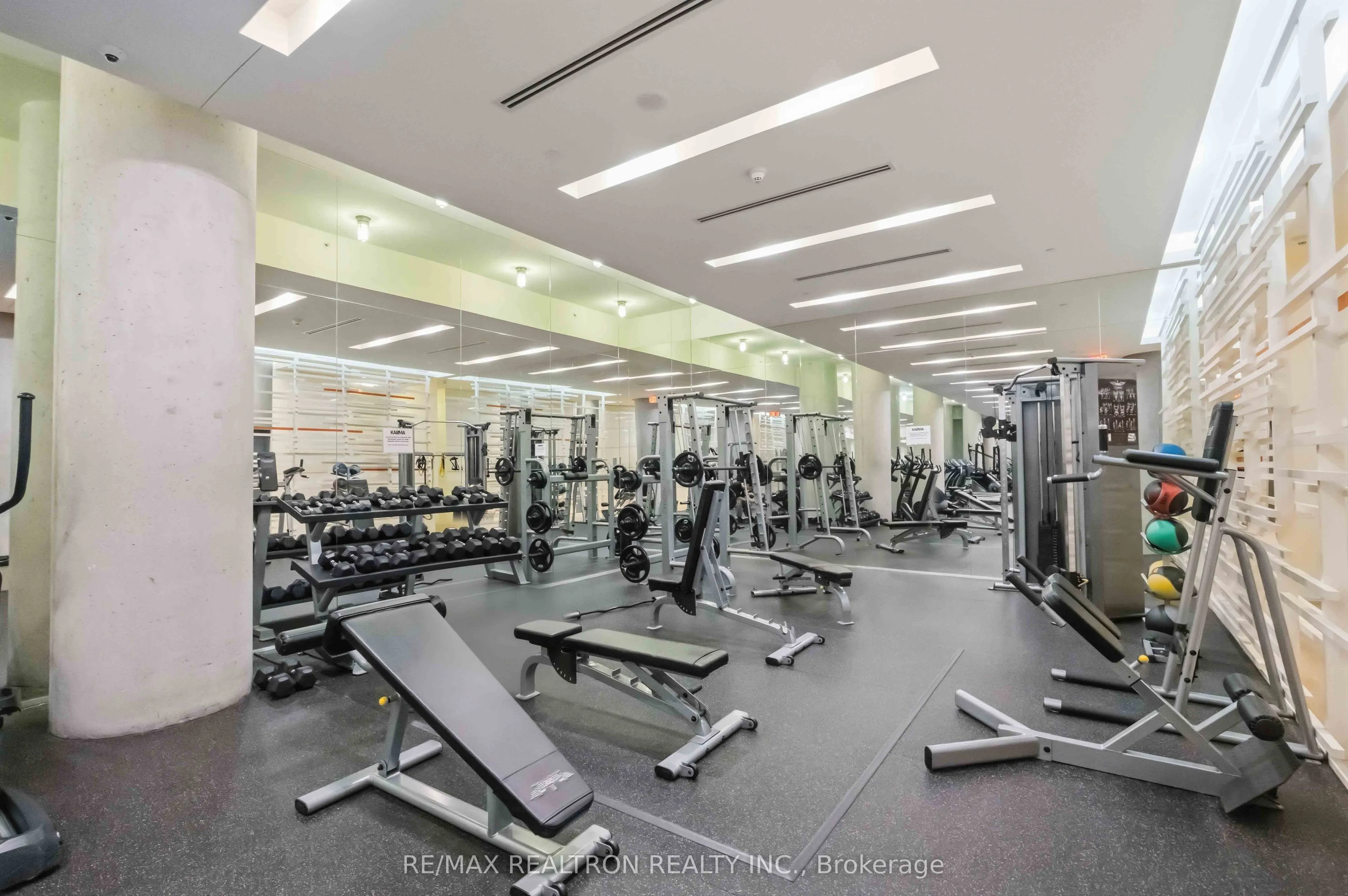 15 Grenville Street #4102