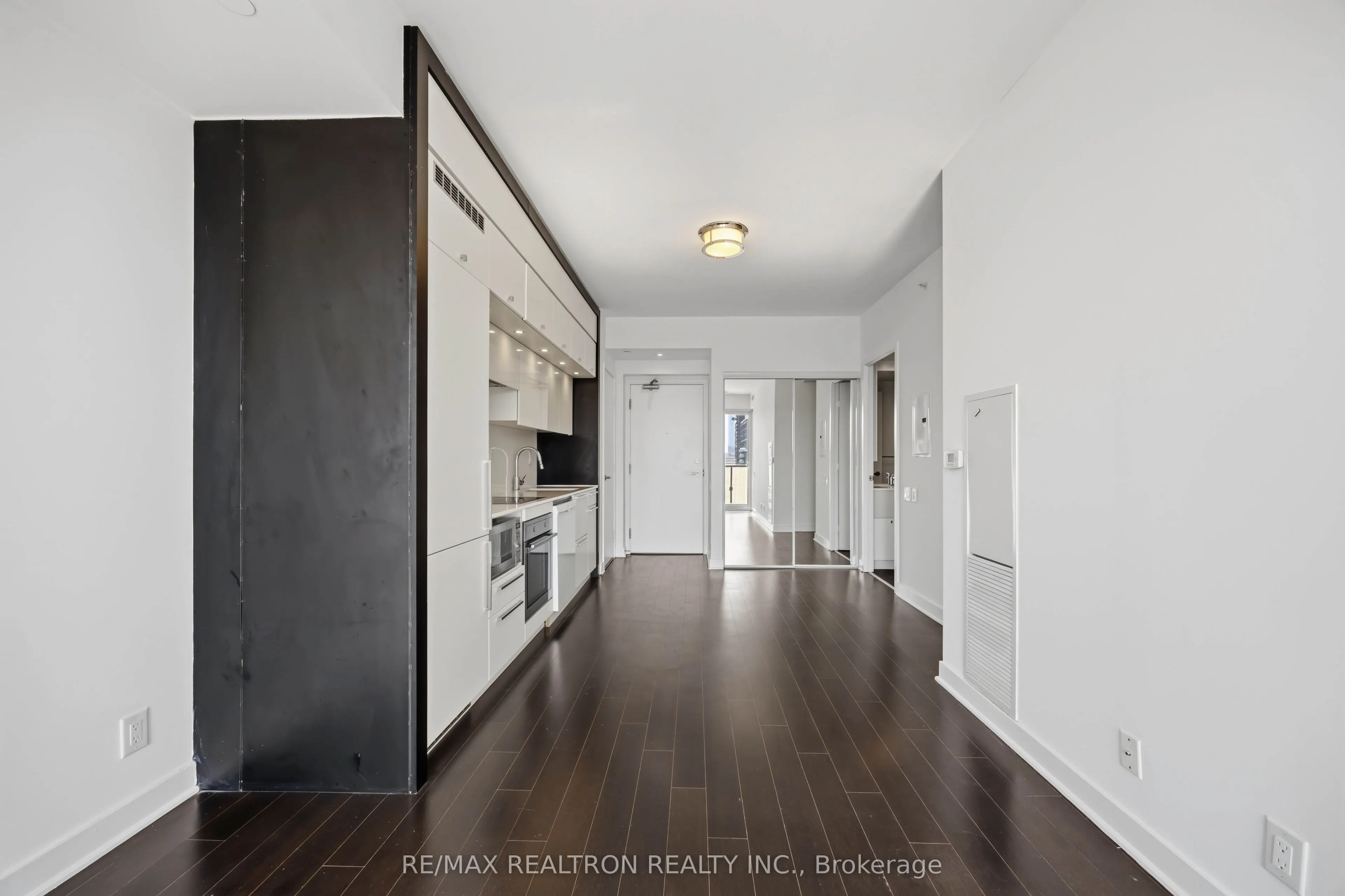 15 Grenville Street #4102