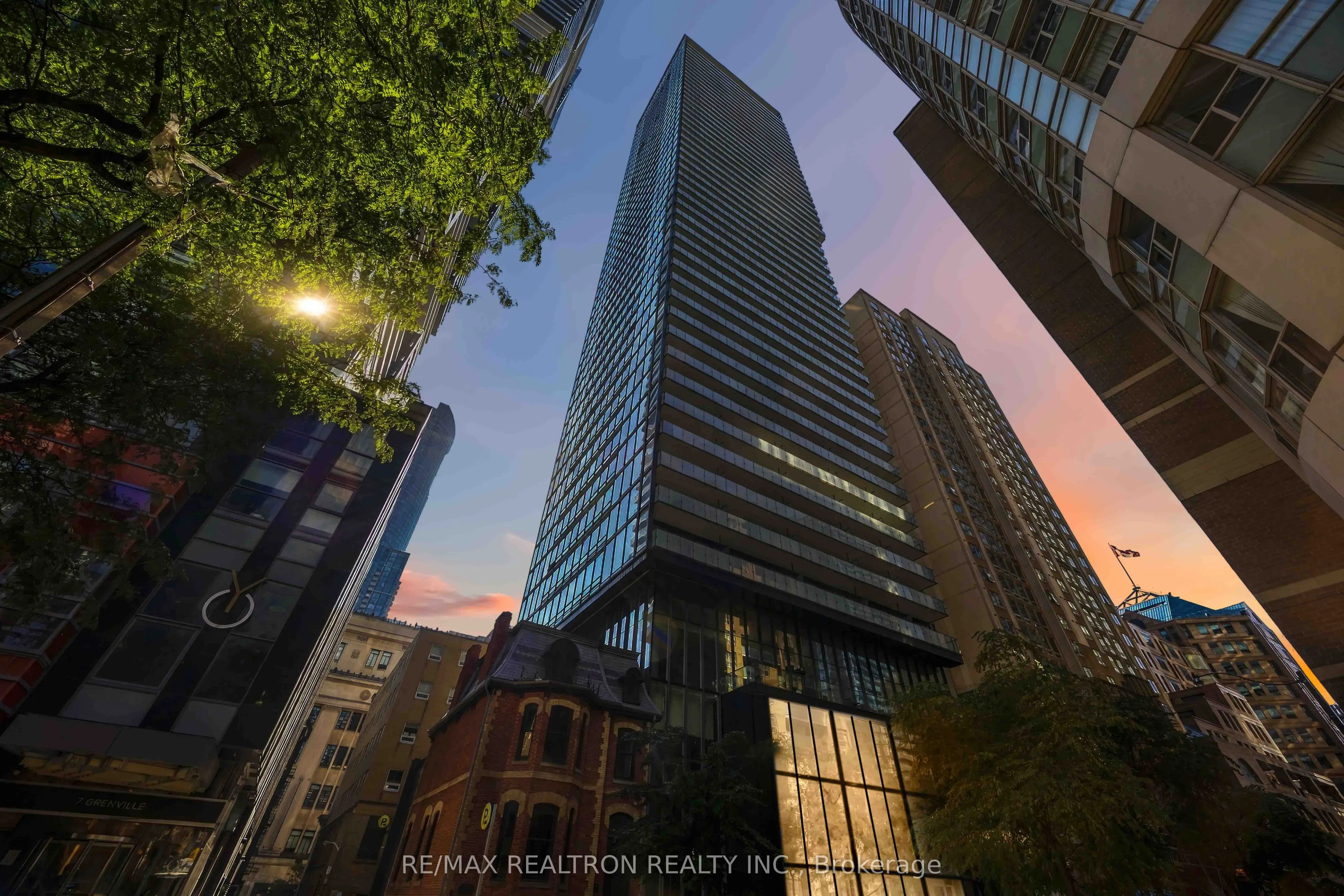 15 Grenville Street #4102