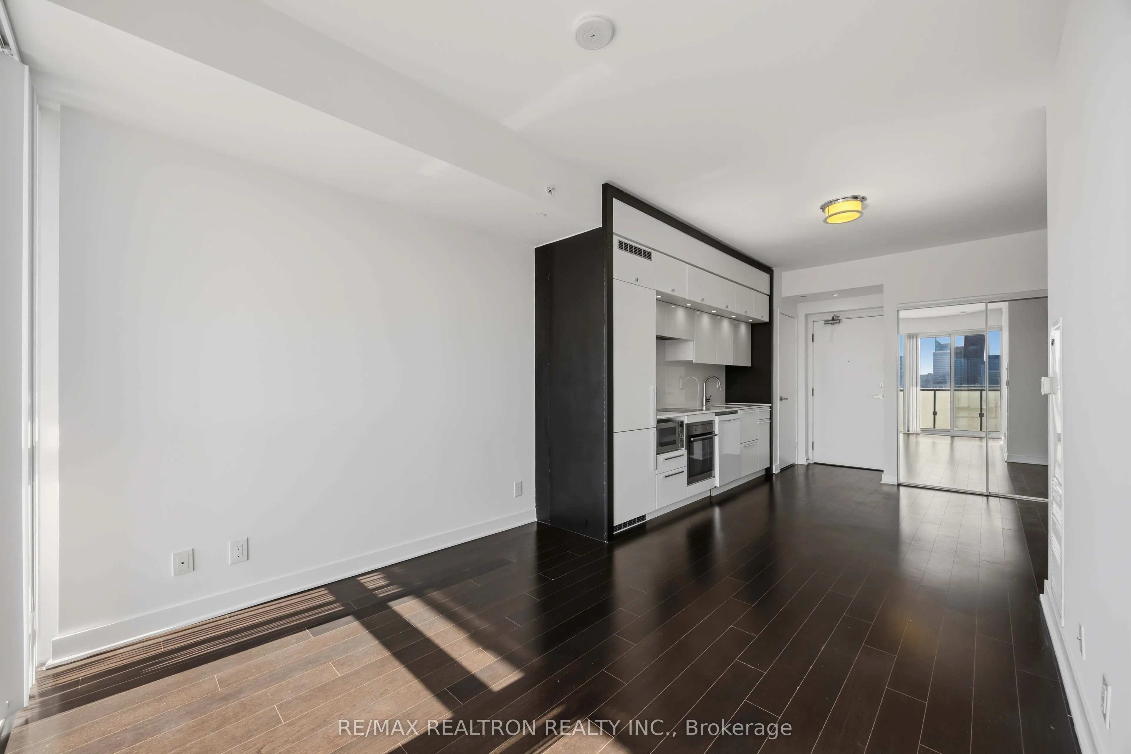 15 Grenville Street #4102