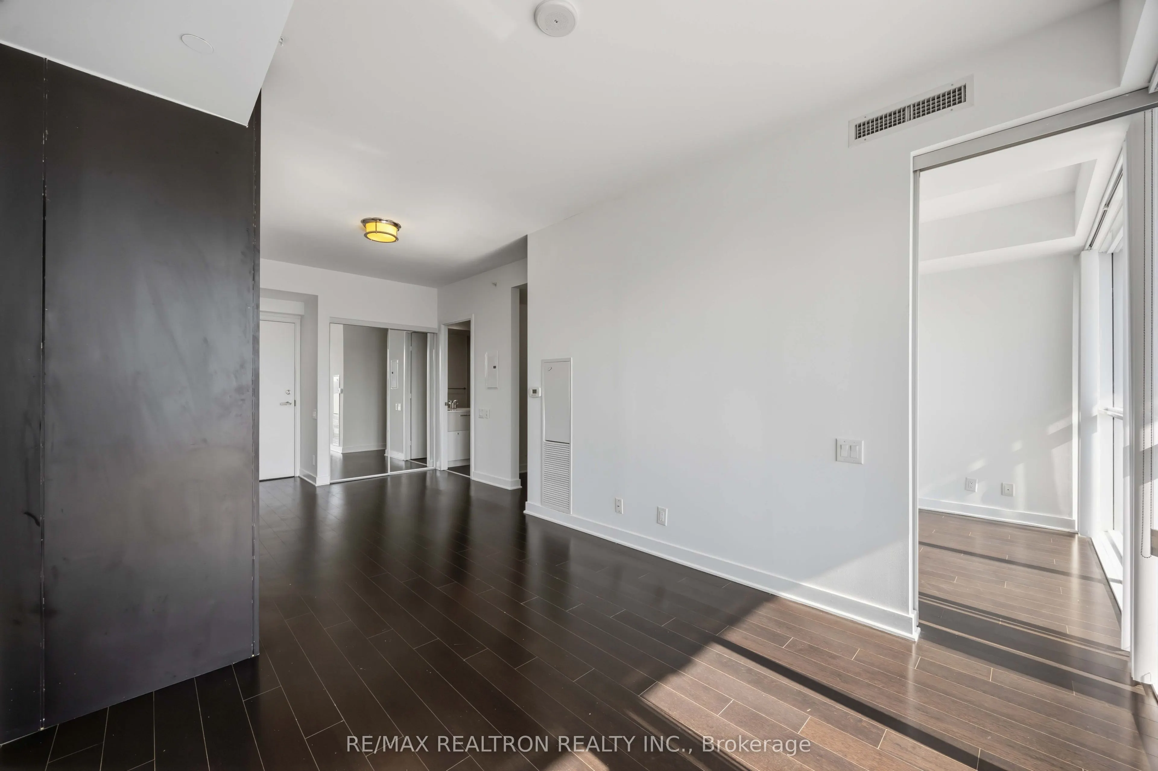 15 Grenville Street #4102