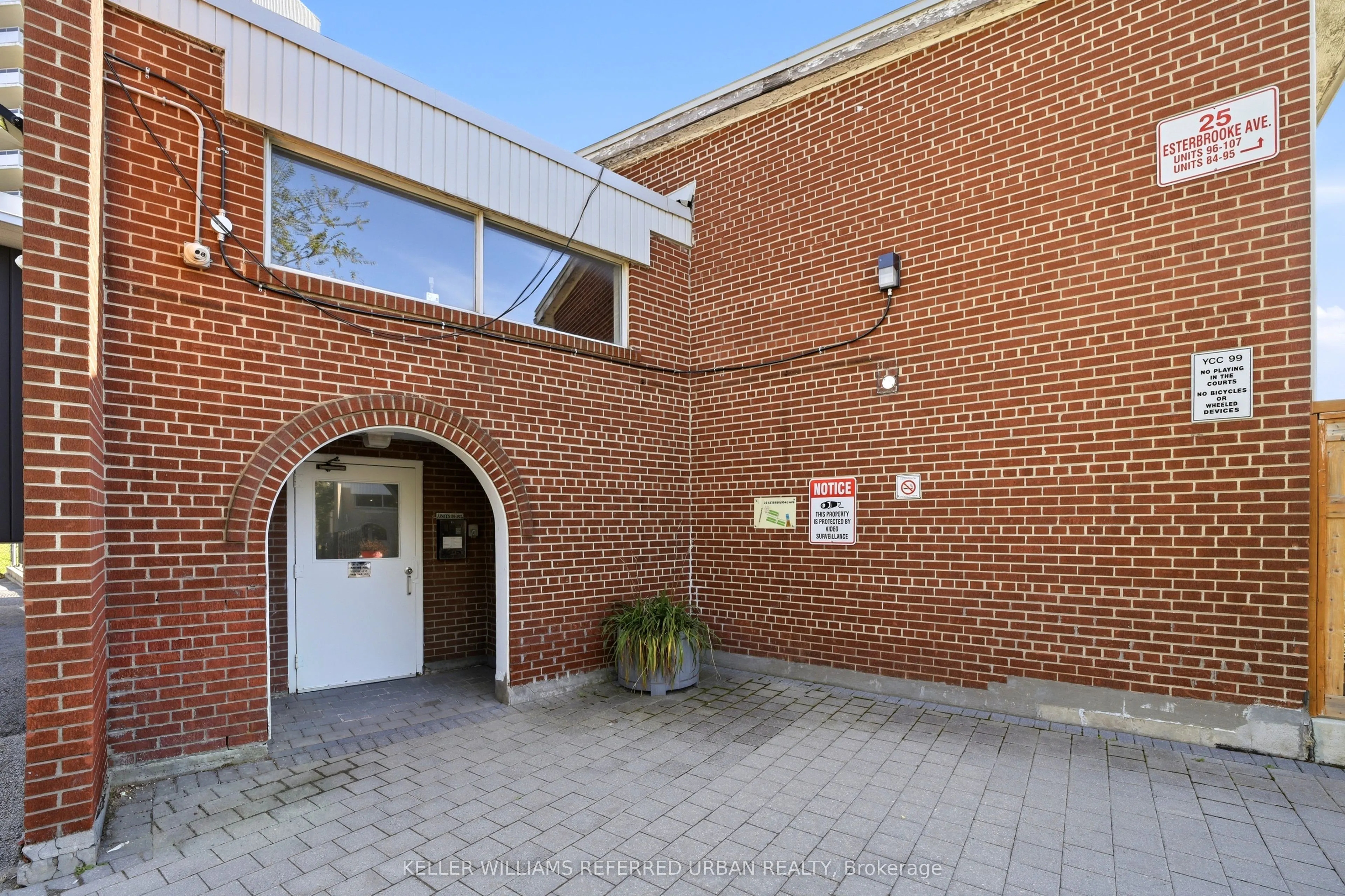 25 Esterbrooke Avenue #102