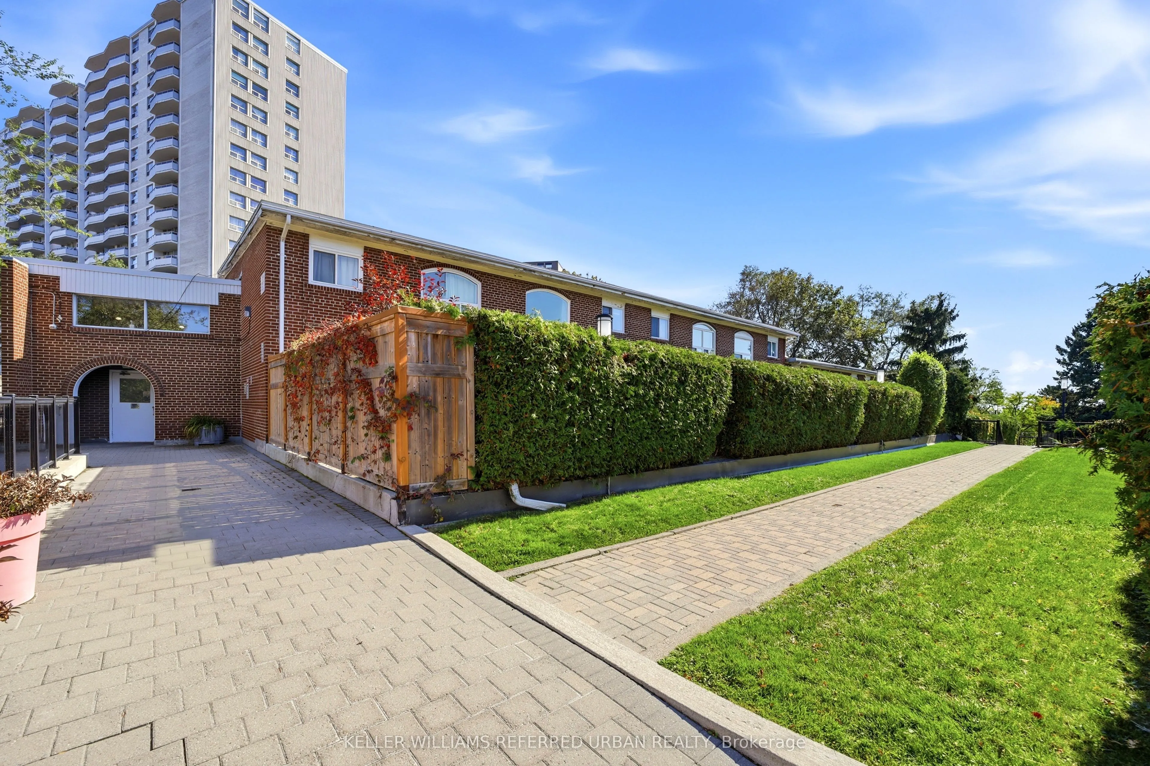 25 Esterbrooke Avenue #102