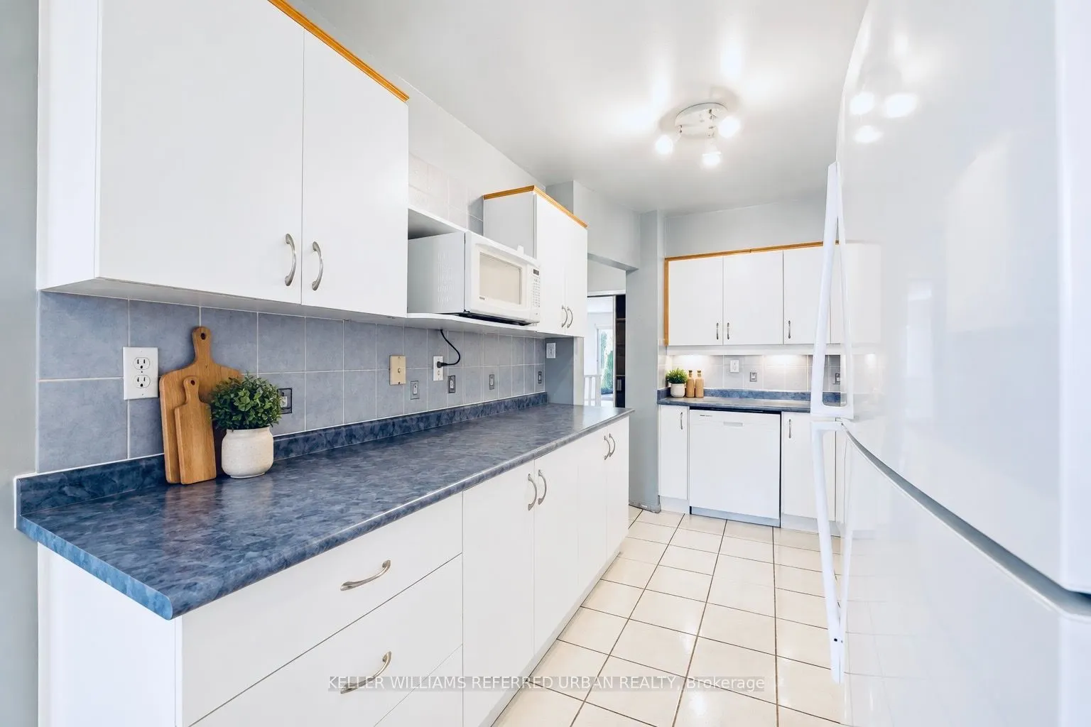 25 Esterbrooke Avenue #102