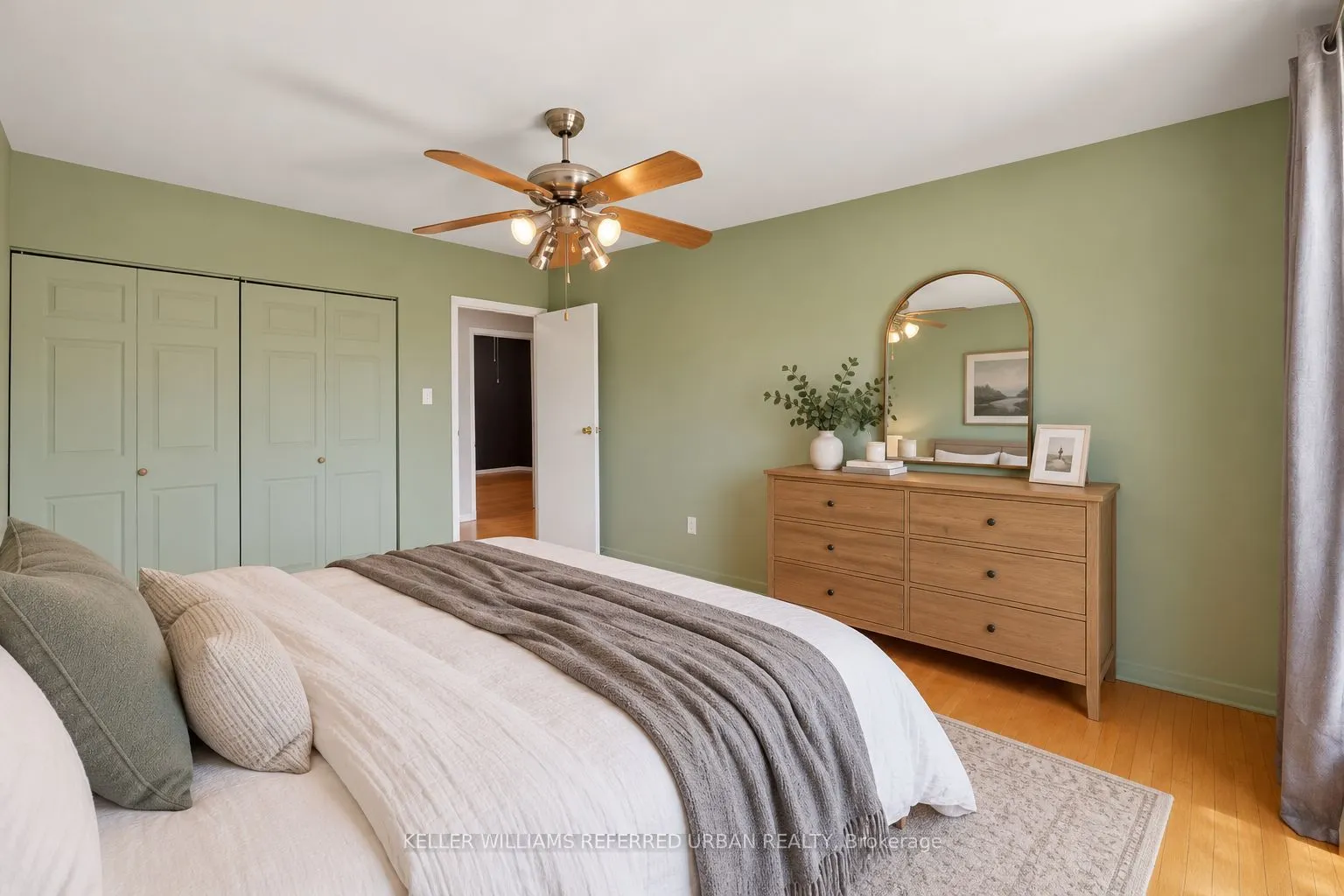 25 Esterbrooke Avenue #102