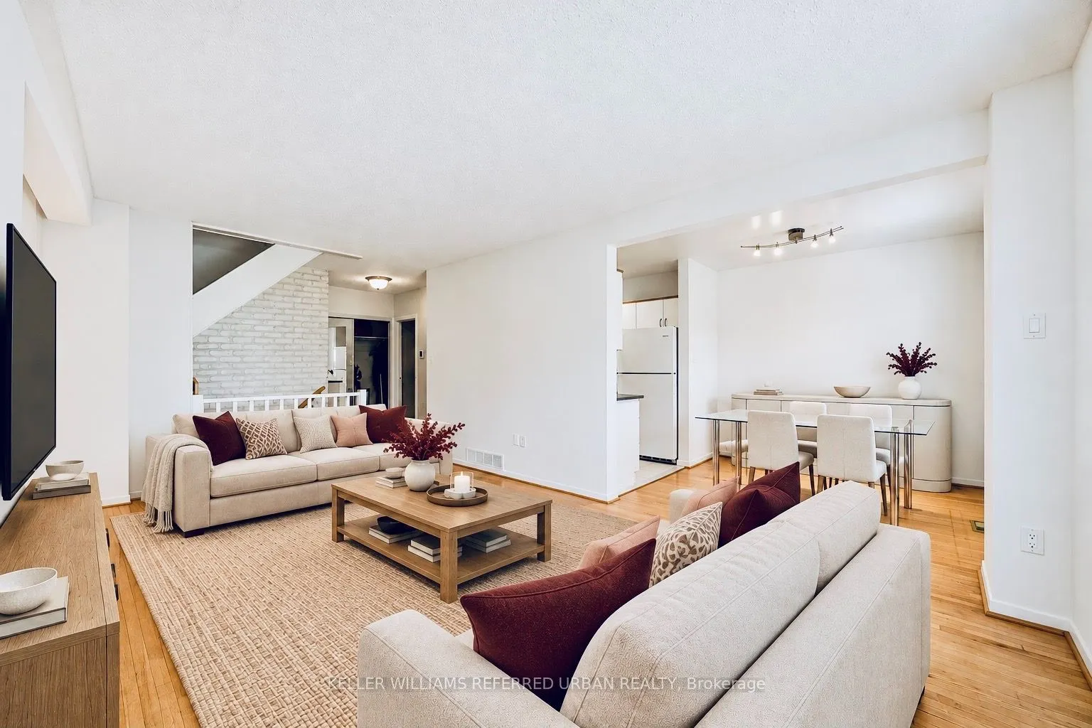 25 Esterbrooke Avenue #102