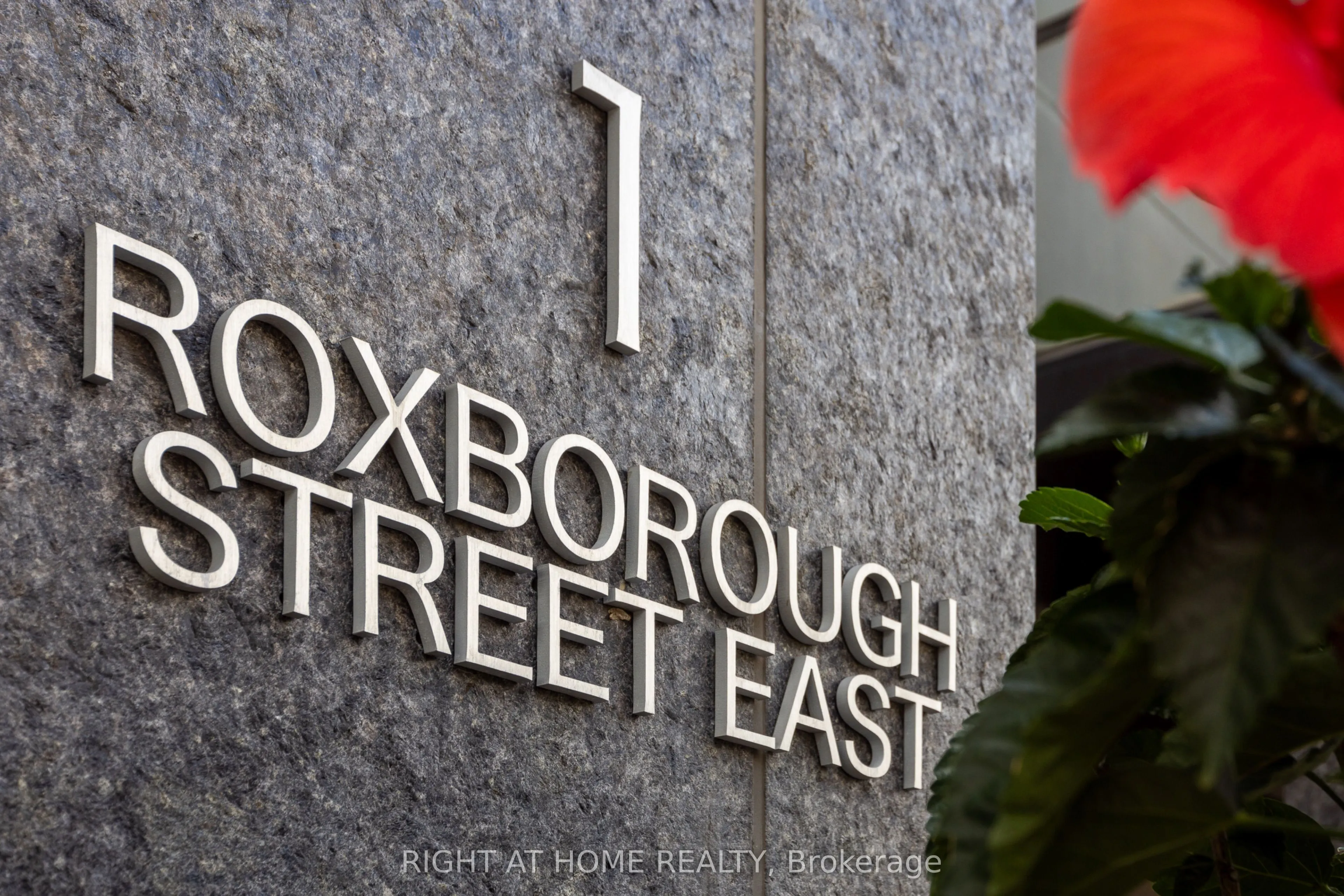 1 Roxborough Street E #501