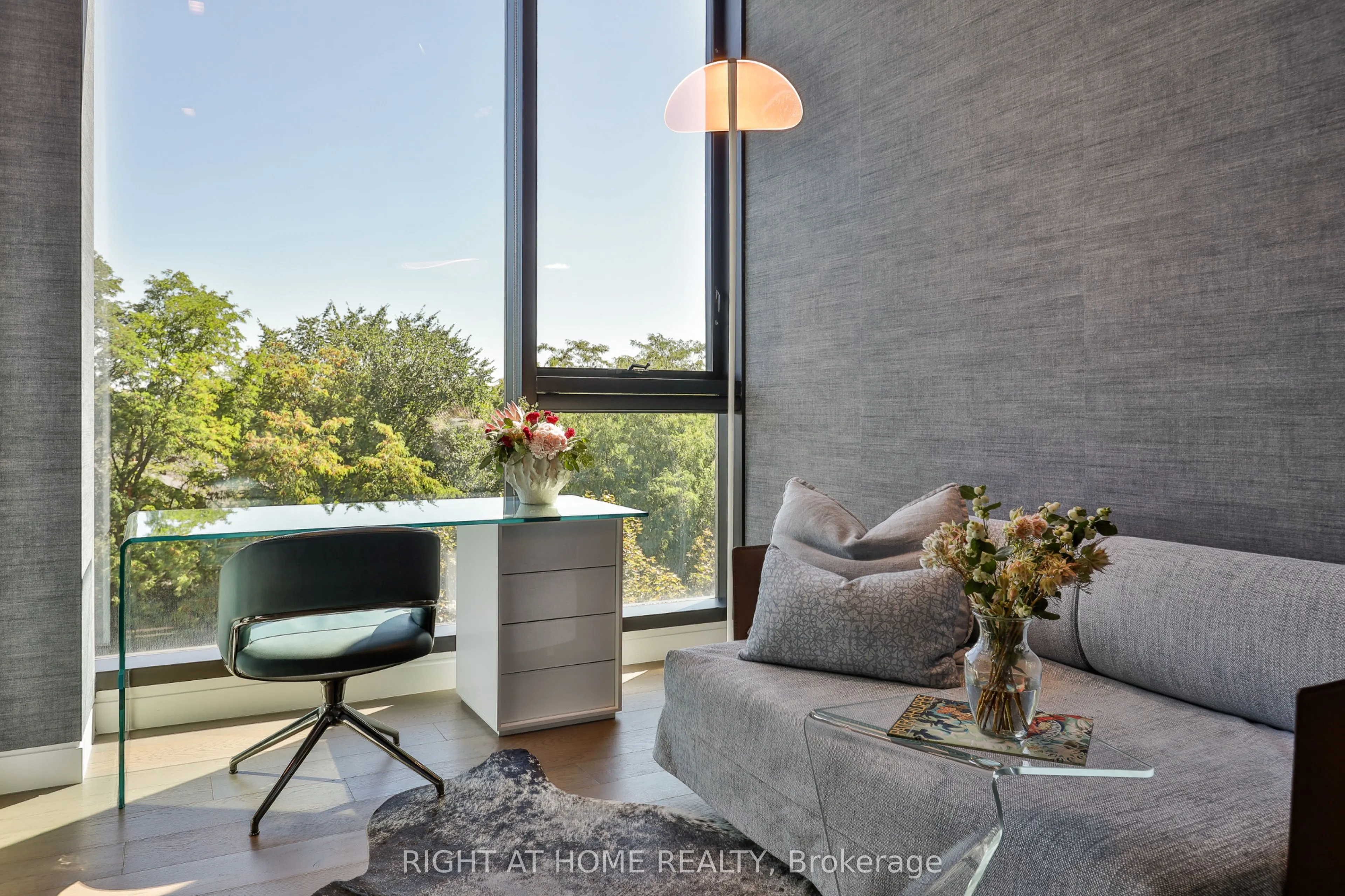 1 Roxborough Street E #501