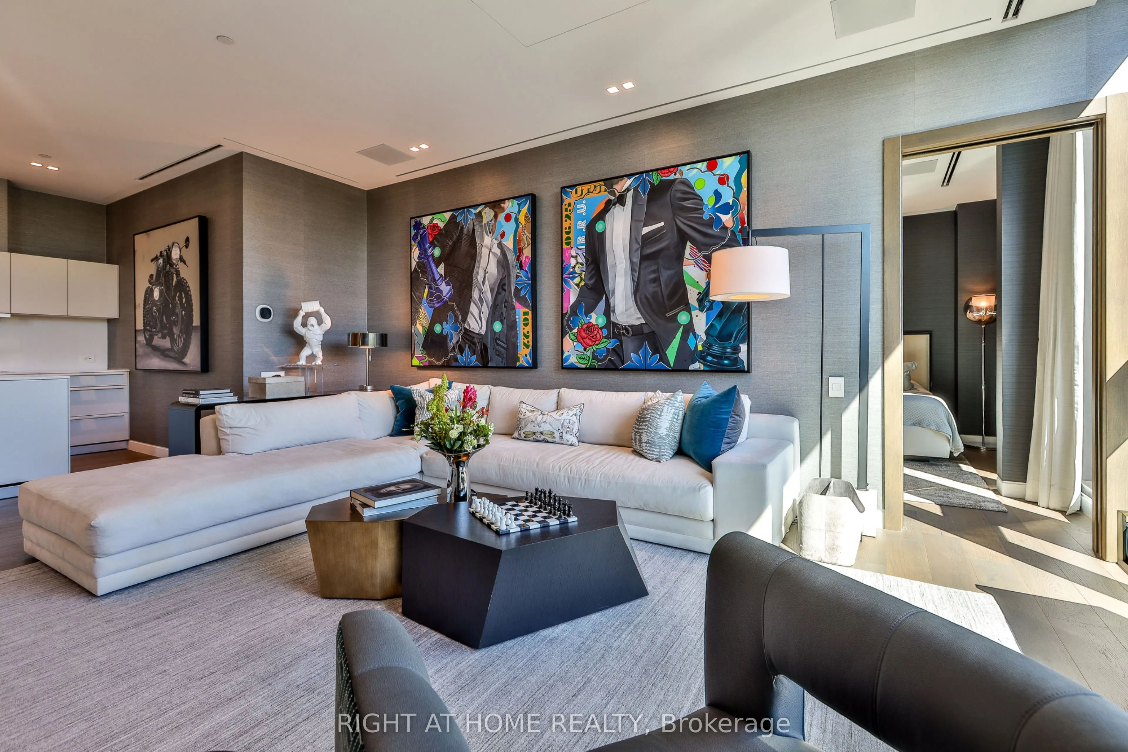 1 Roxborough Street E #501