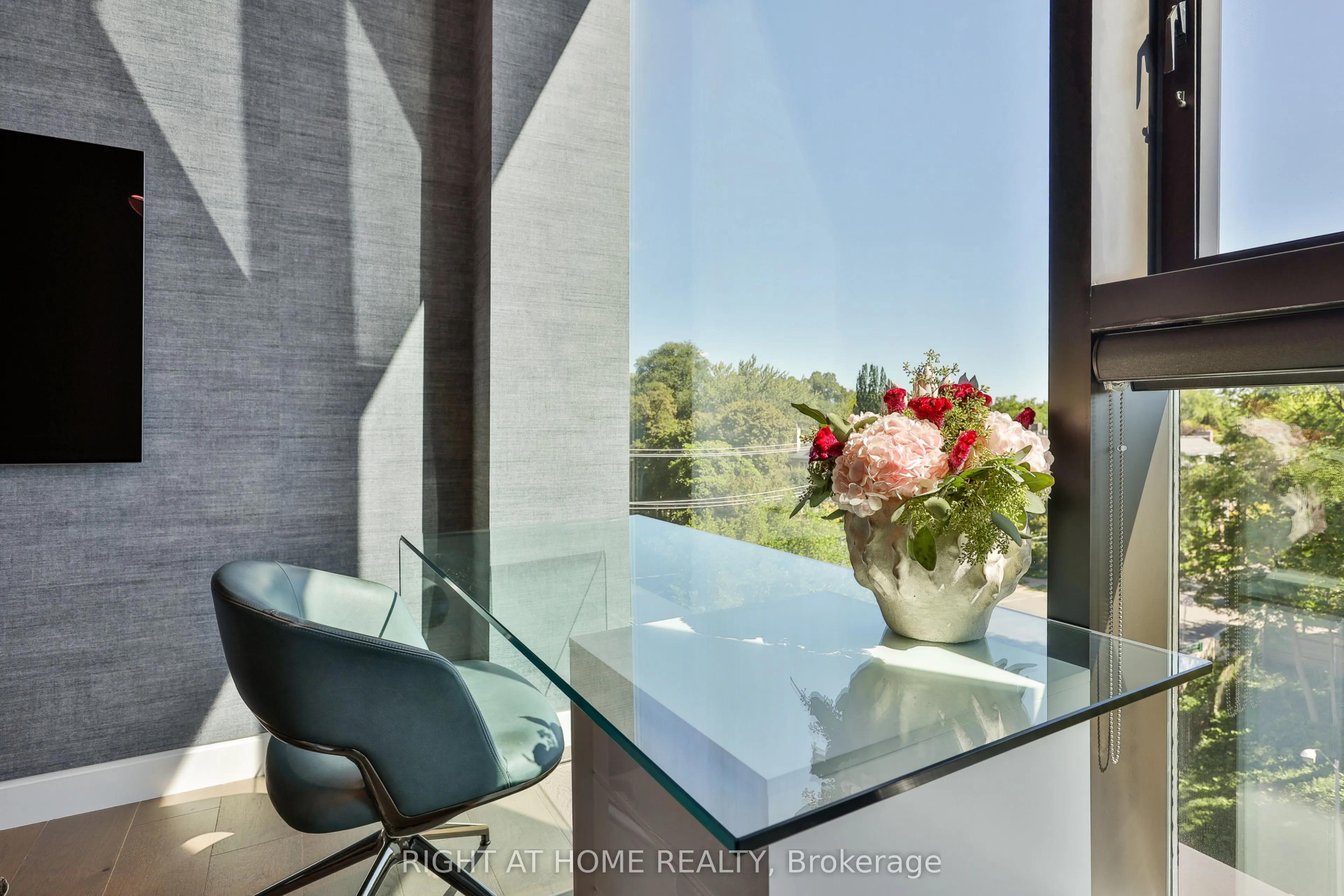 1 Roxborough Street E #501