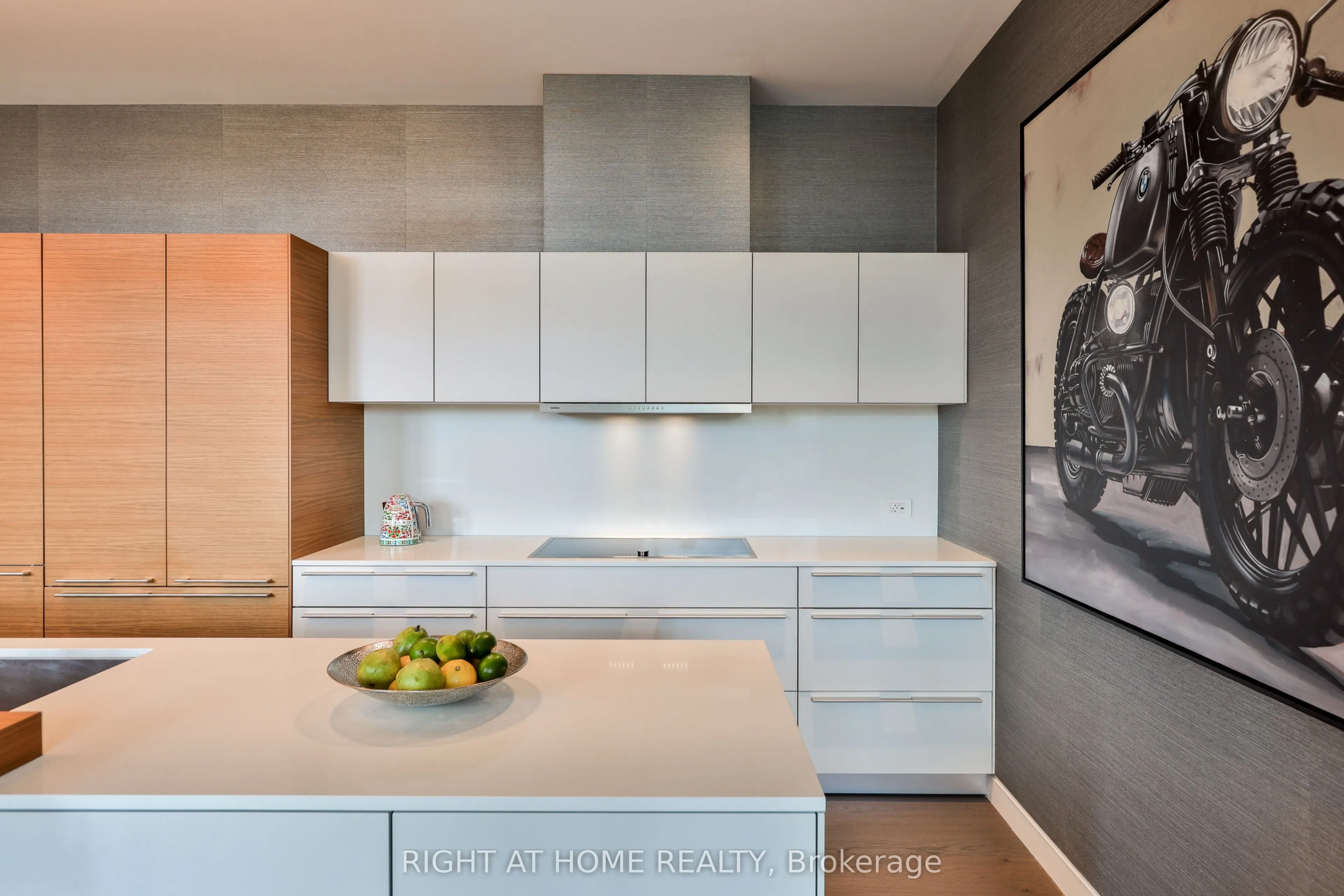 1 Roxborough Street E #501
