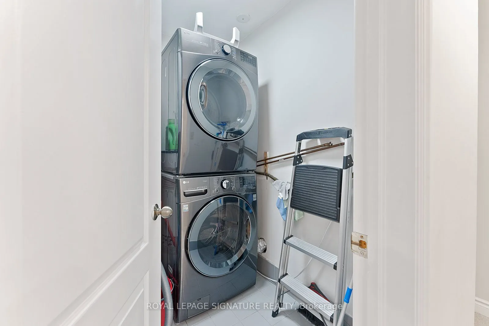 359 Albany Avenue #2