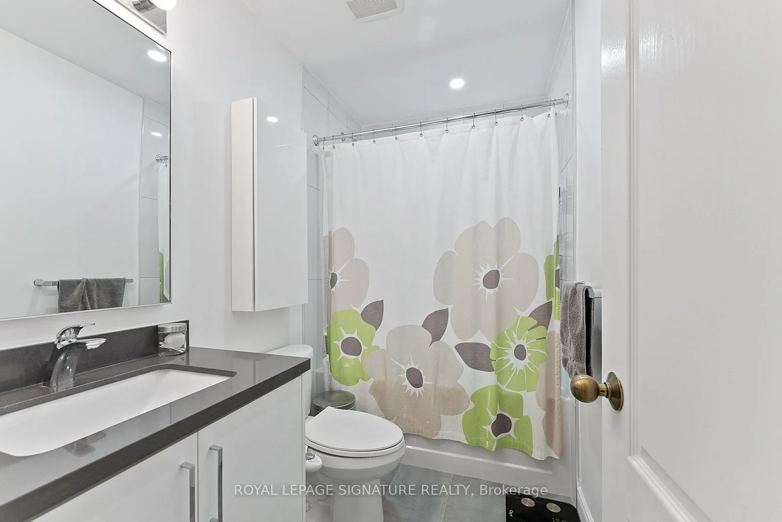 359 Albany Avenue #2