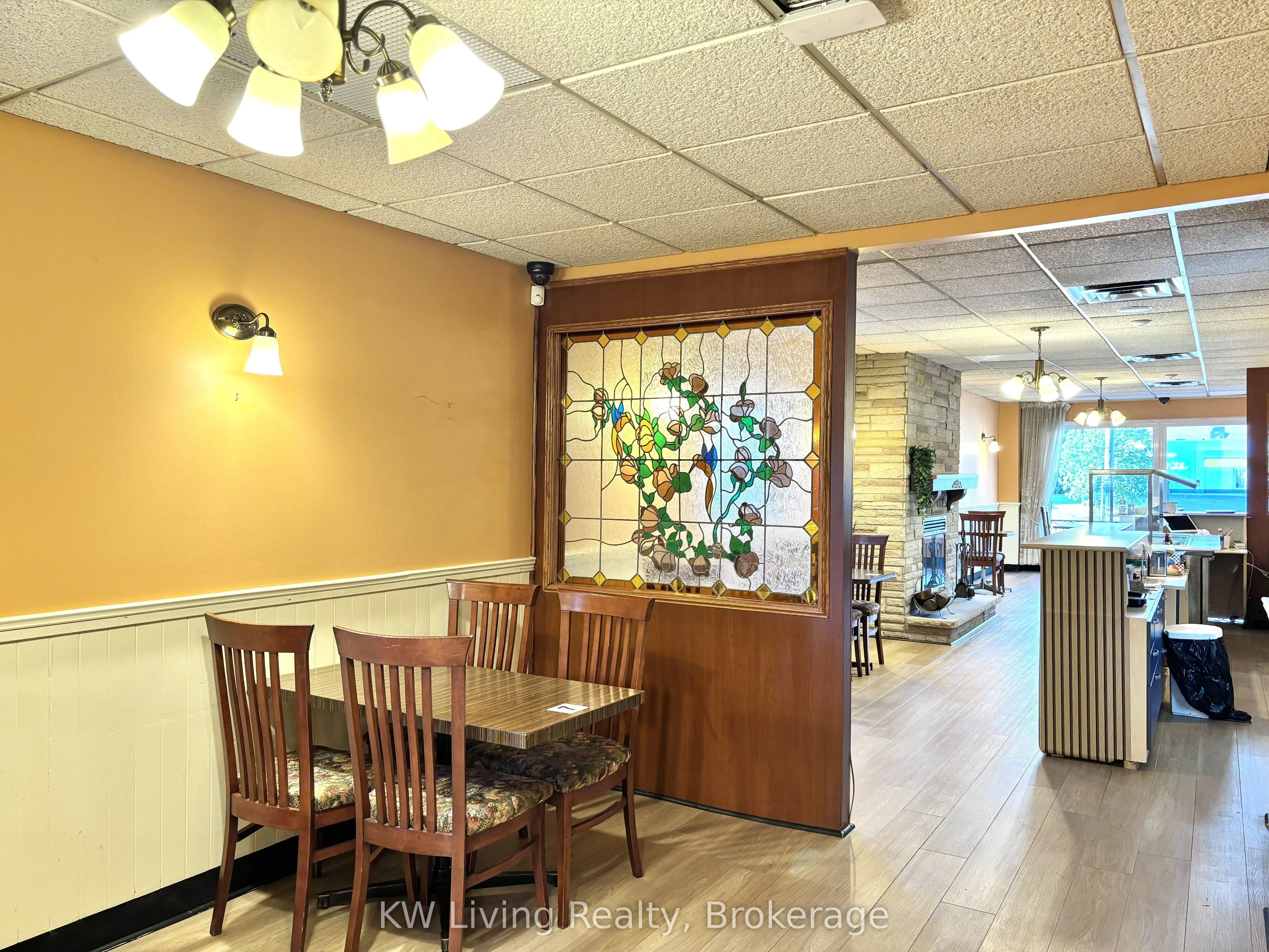 911 Sheppard Avenue W