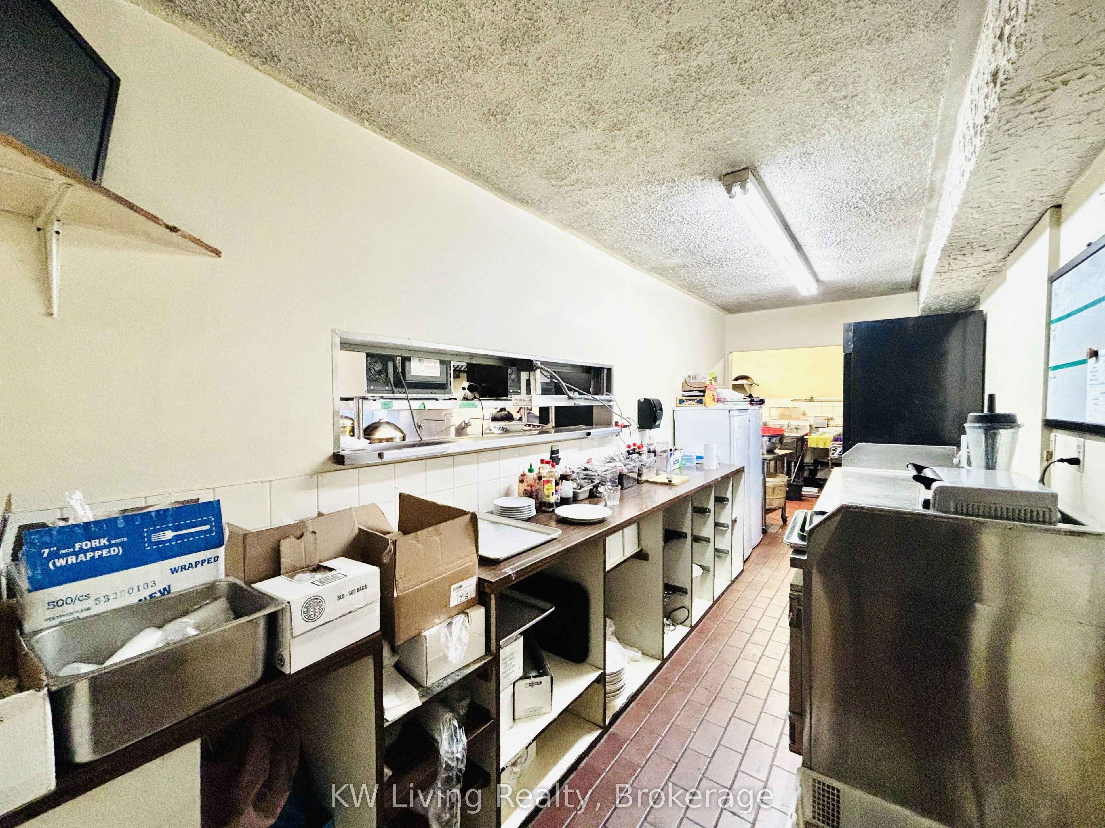 911 Sheppard Avenue W