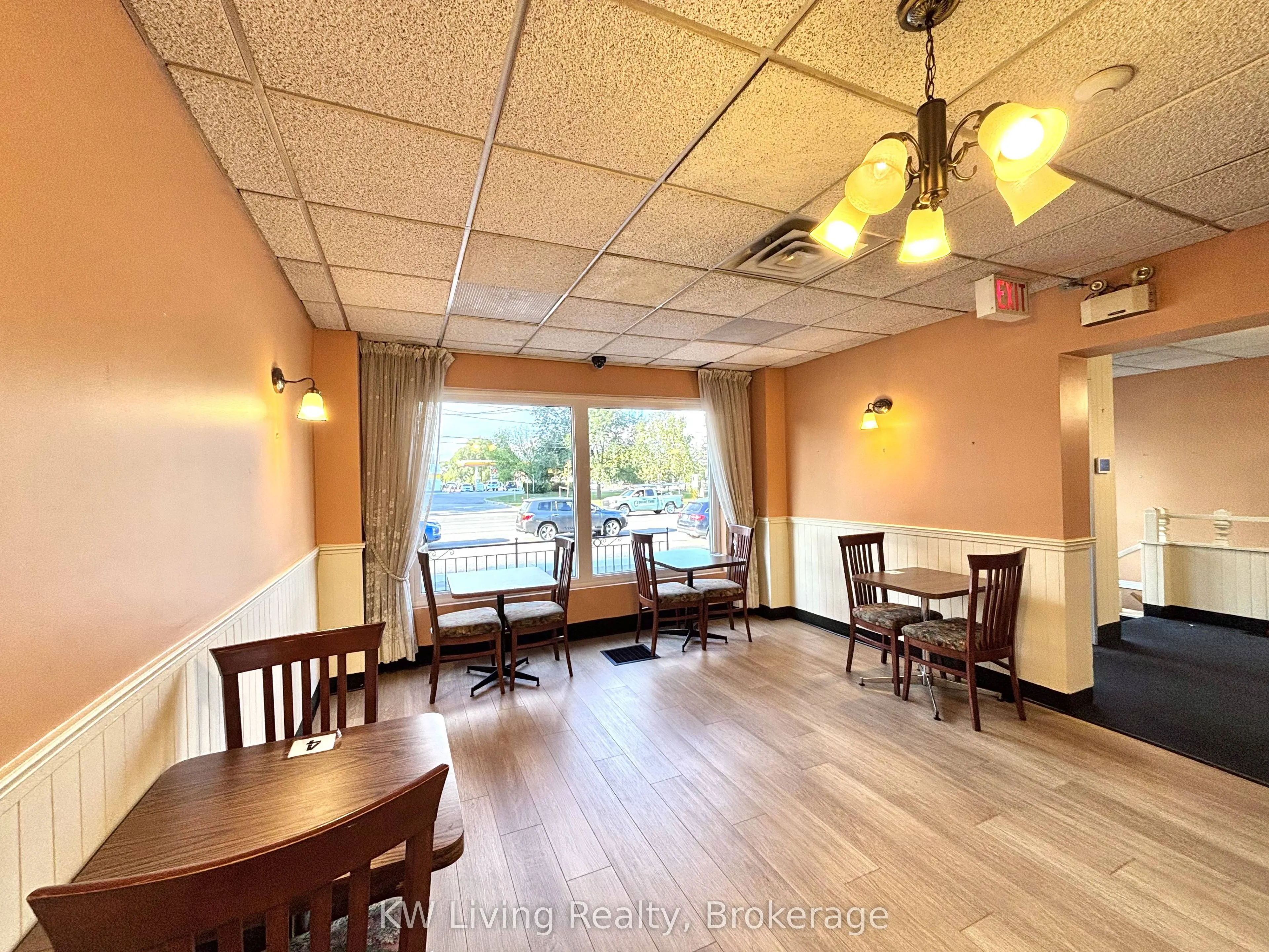 911 Sheppard Avenue W