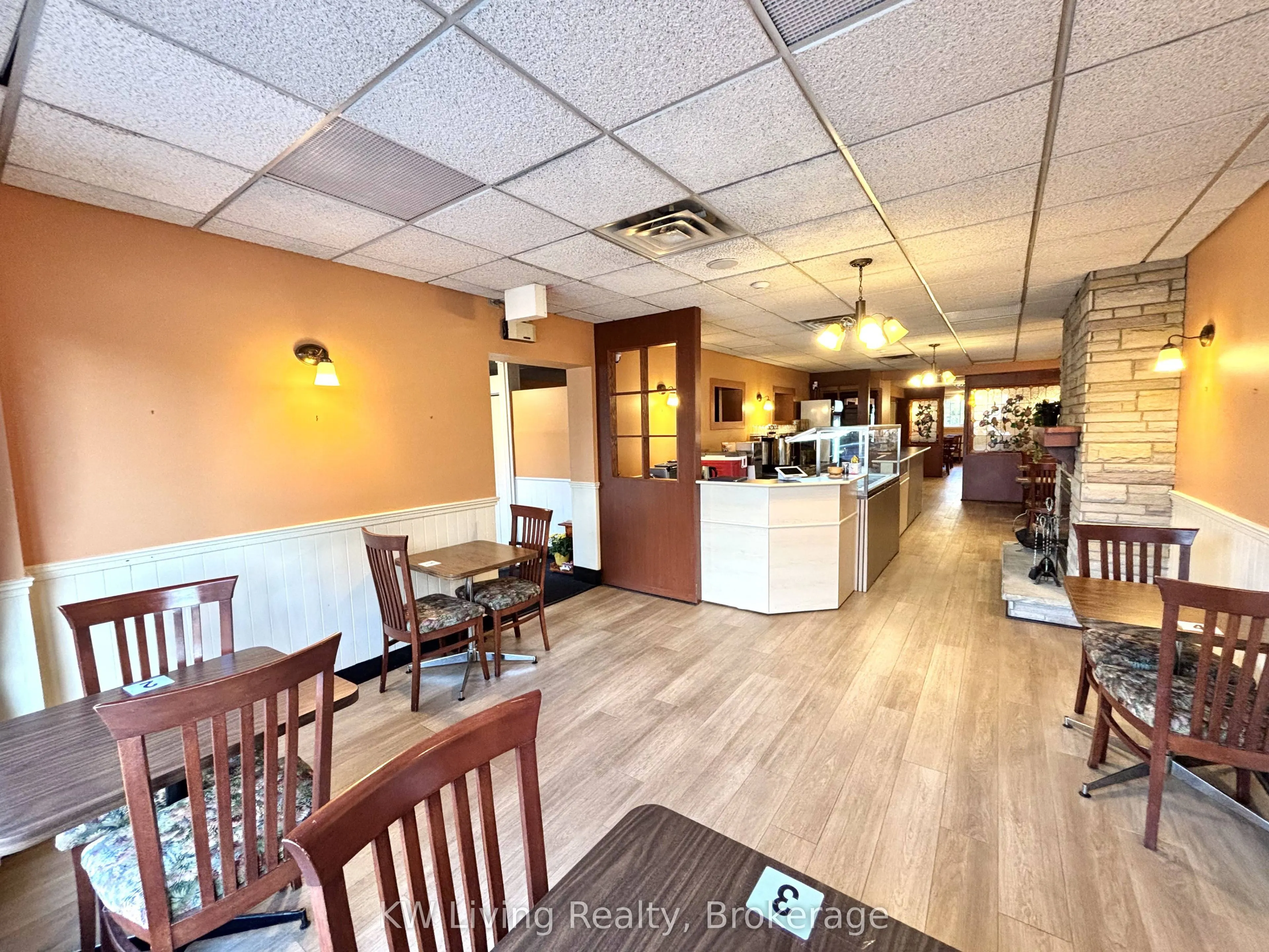 911 Sheppard Avenue W