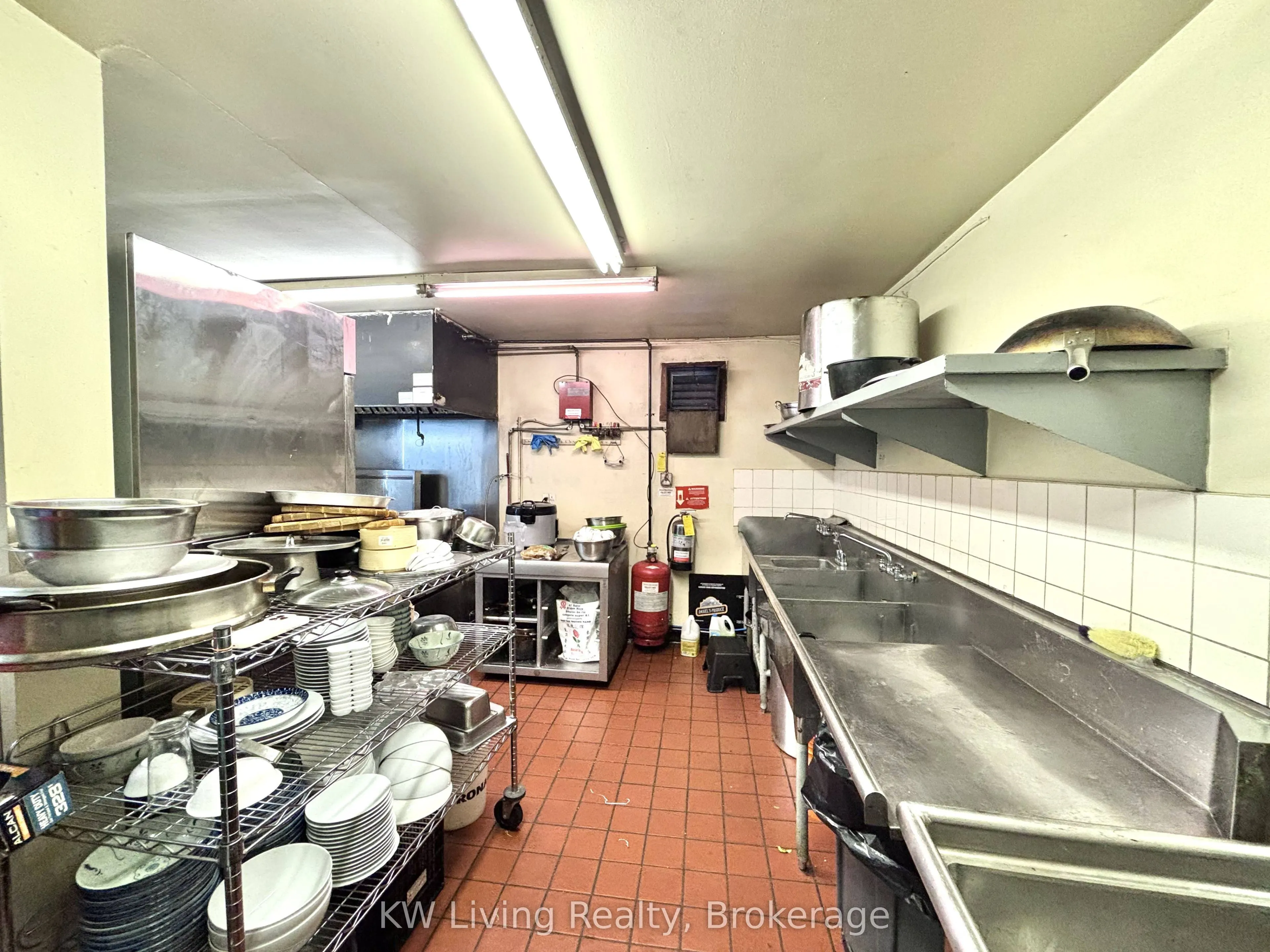 911 Sheppard Avenue W