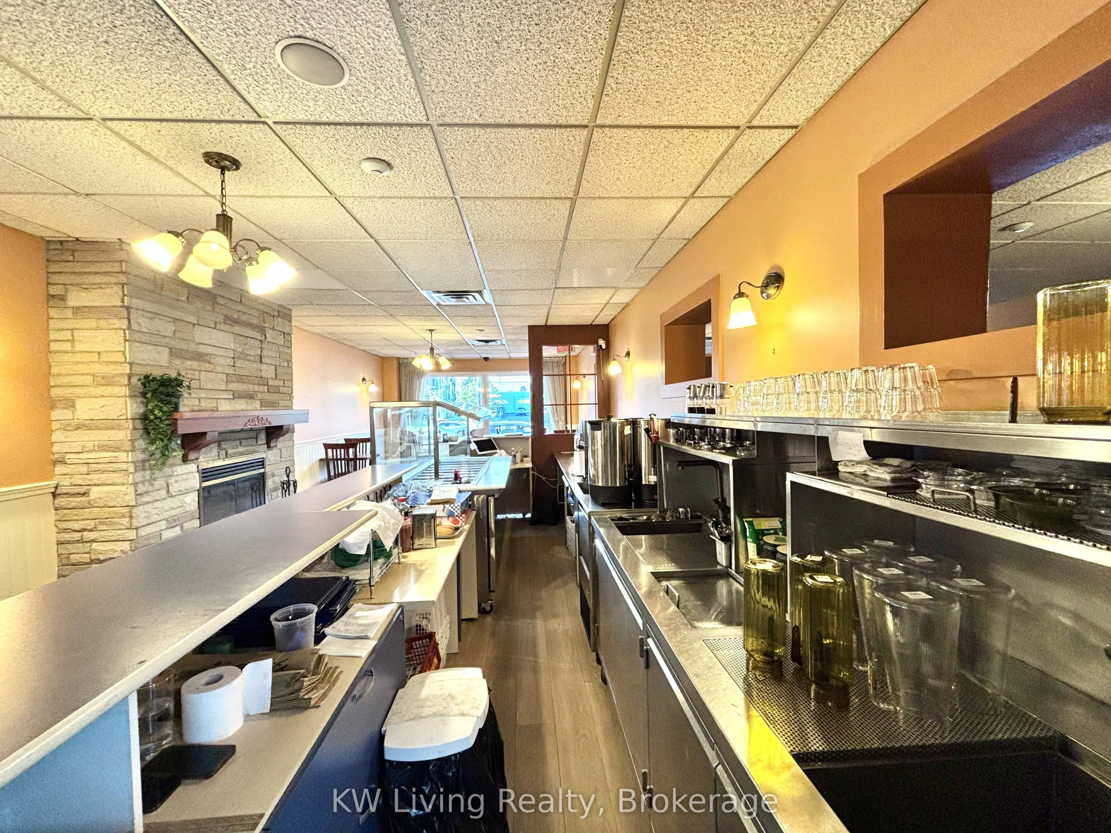 911 Sheppard Avenue W