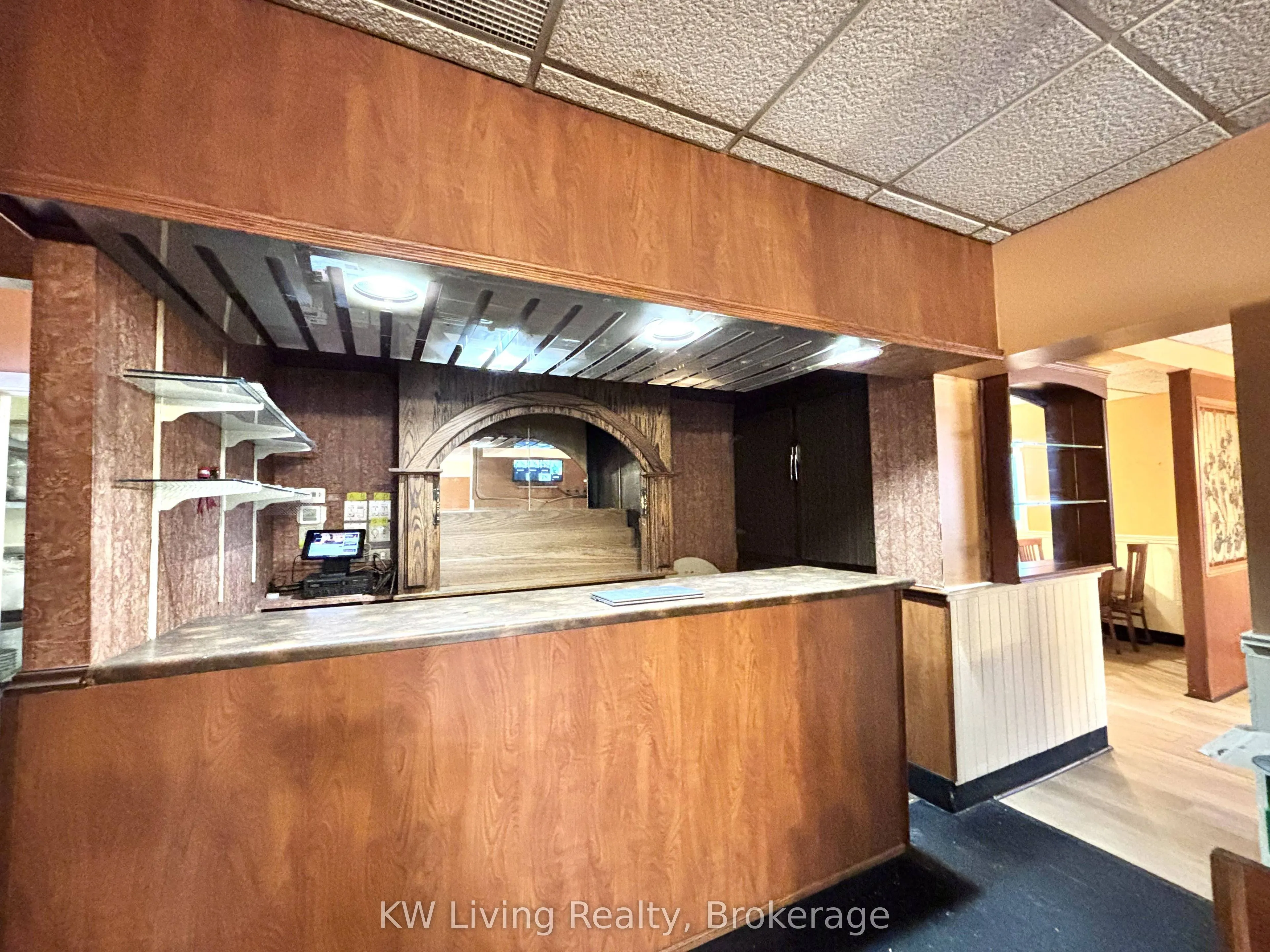 911 Sheppard Avenue W