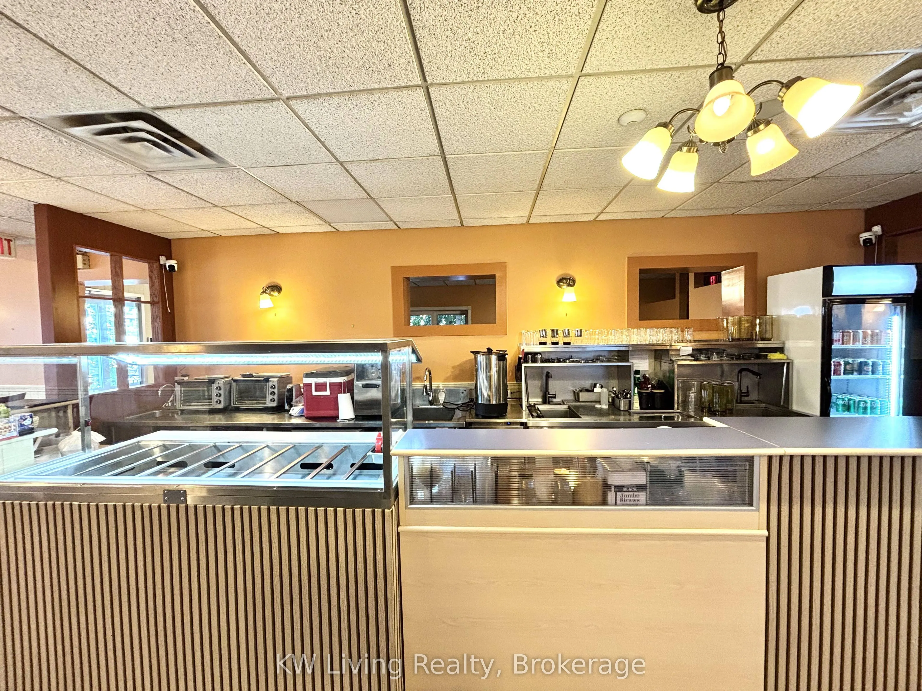 911 Sheppard Avenue W