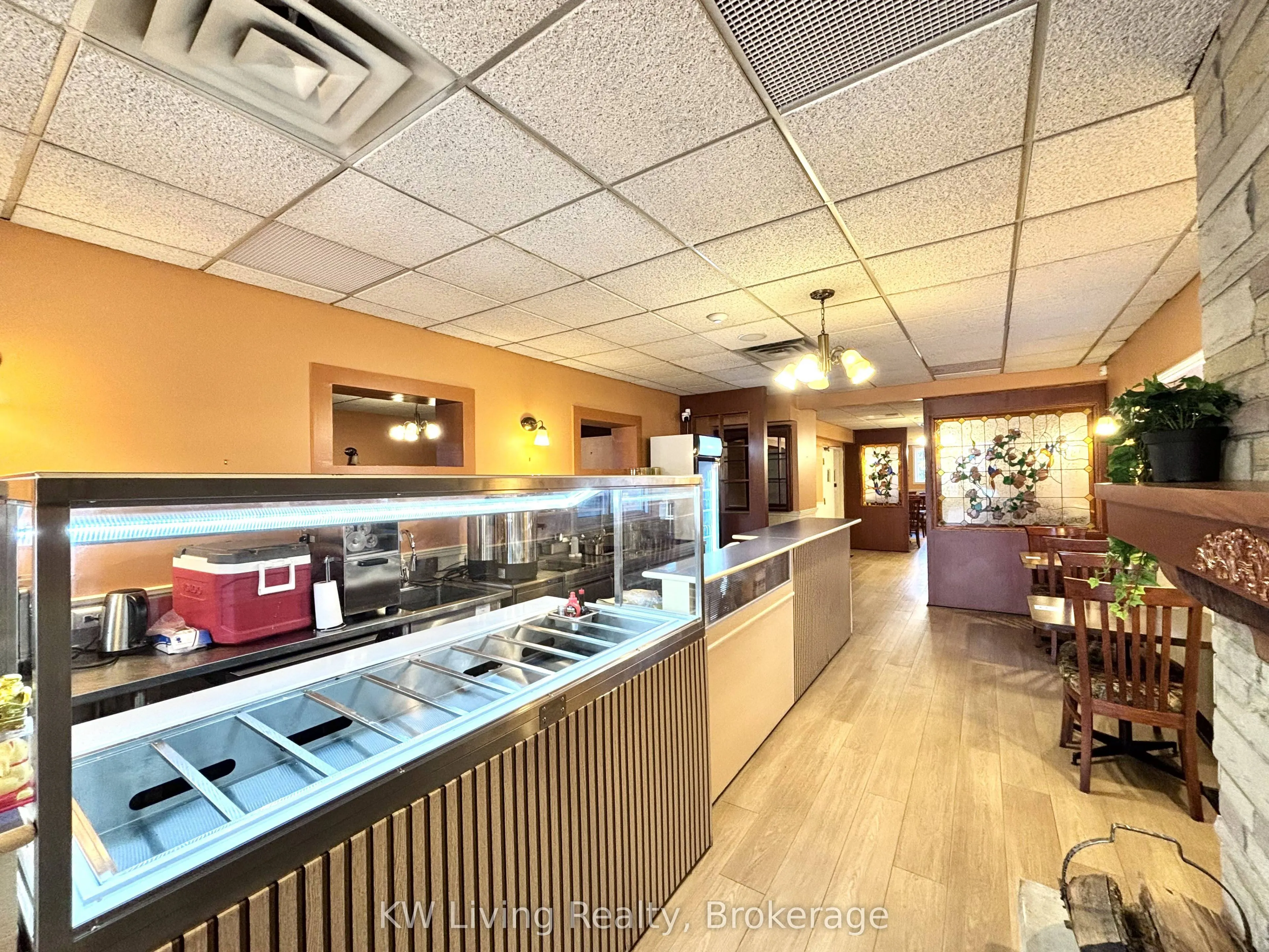 911 Sheppard Avenue W