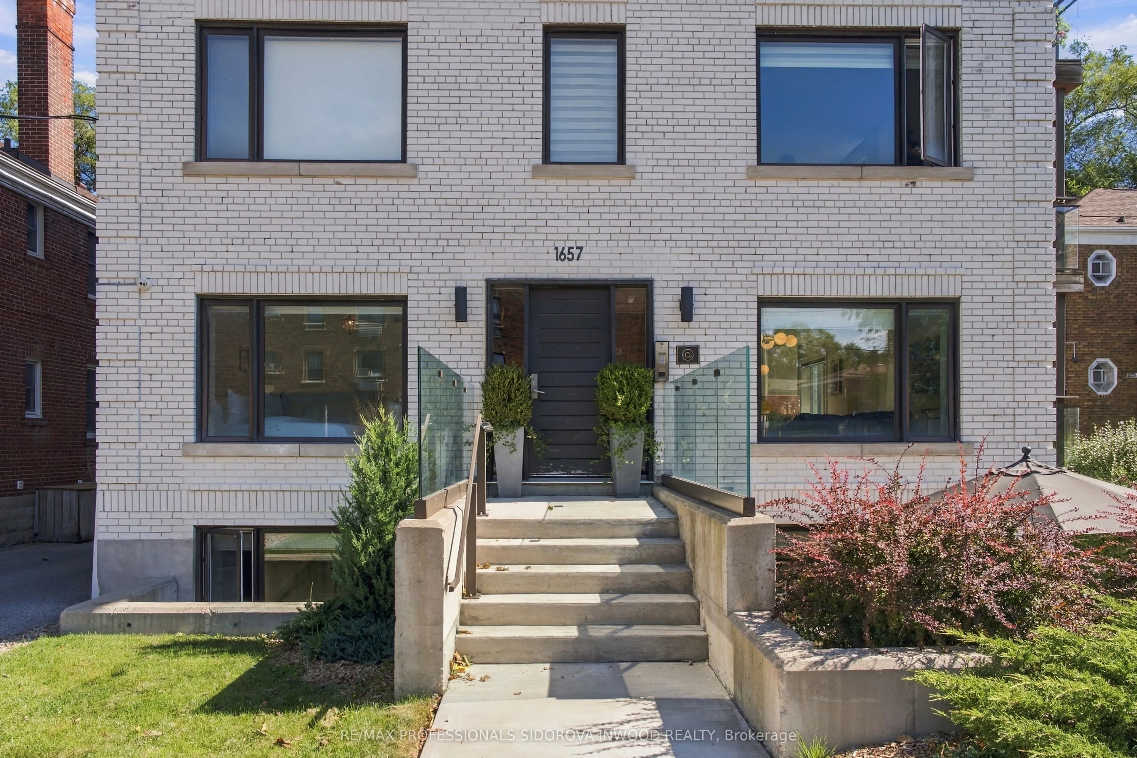 1657 Bathurst Street #2A