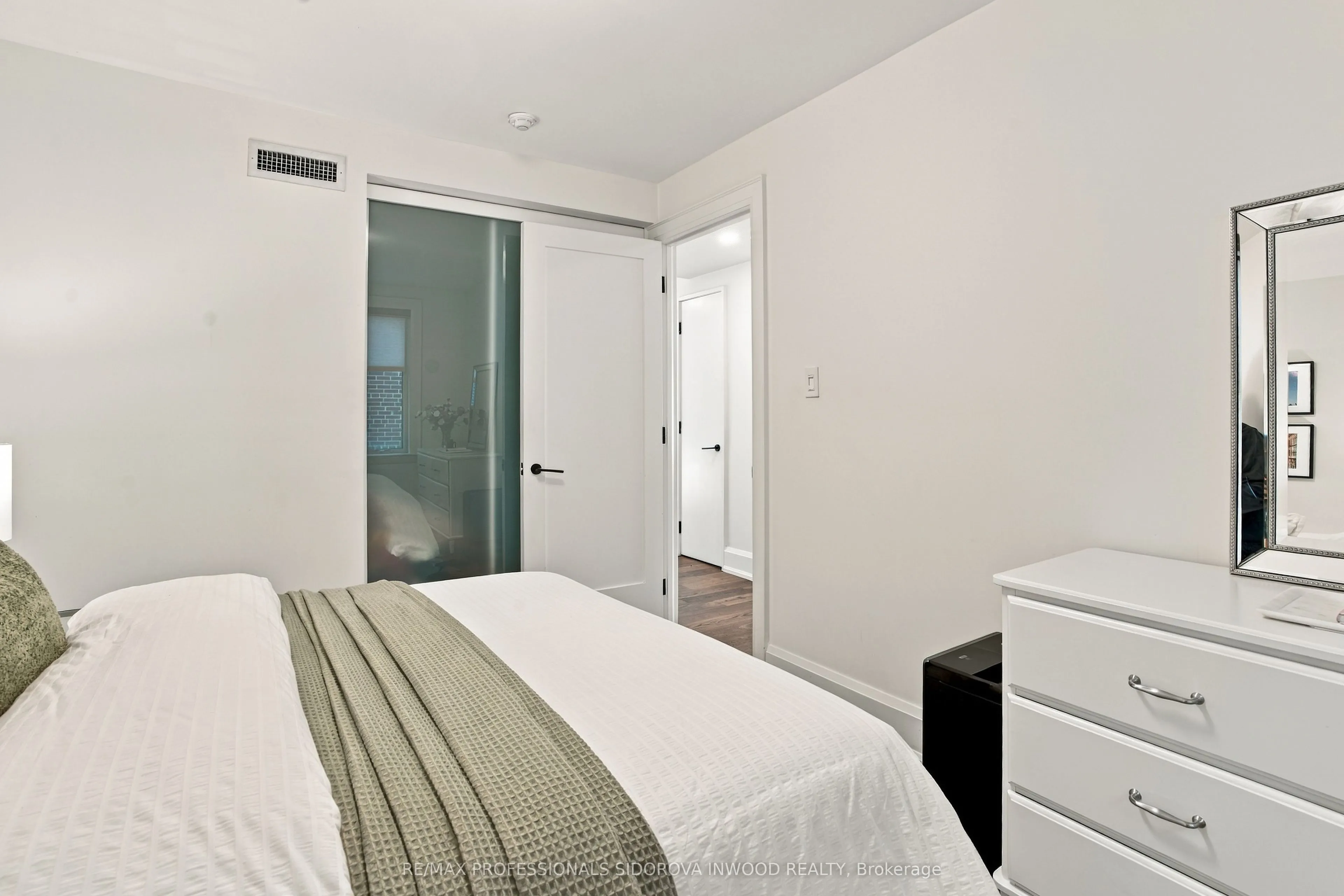 1657 Bathurst Street #2A