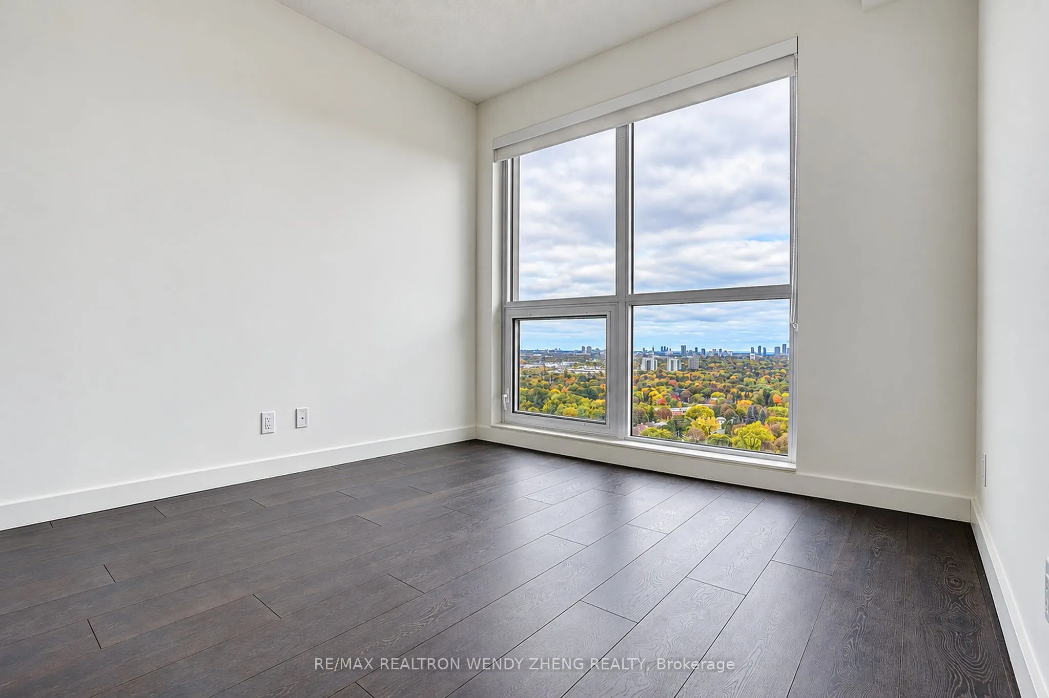 27 Mcmahon Drive #2802