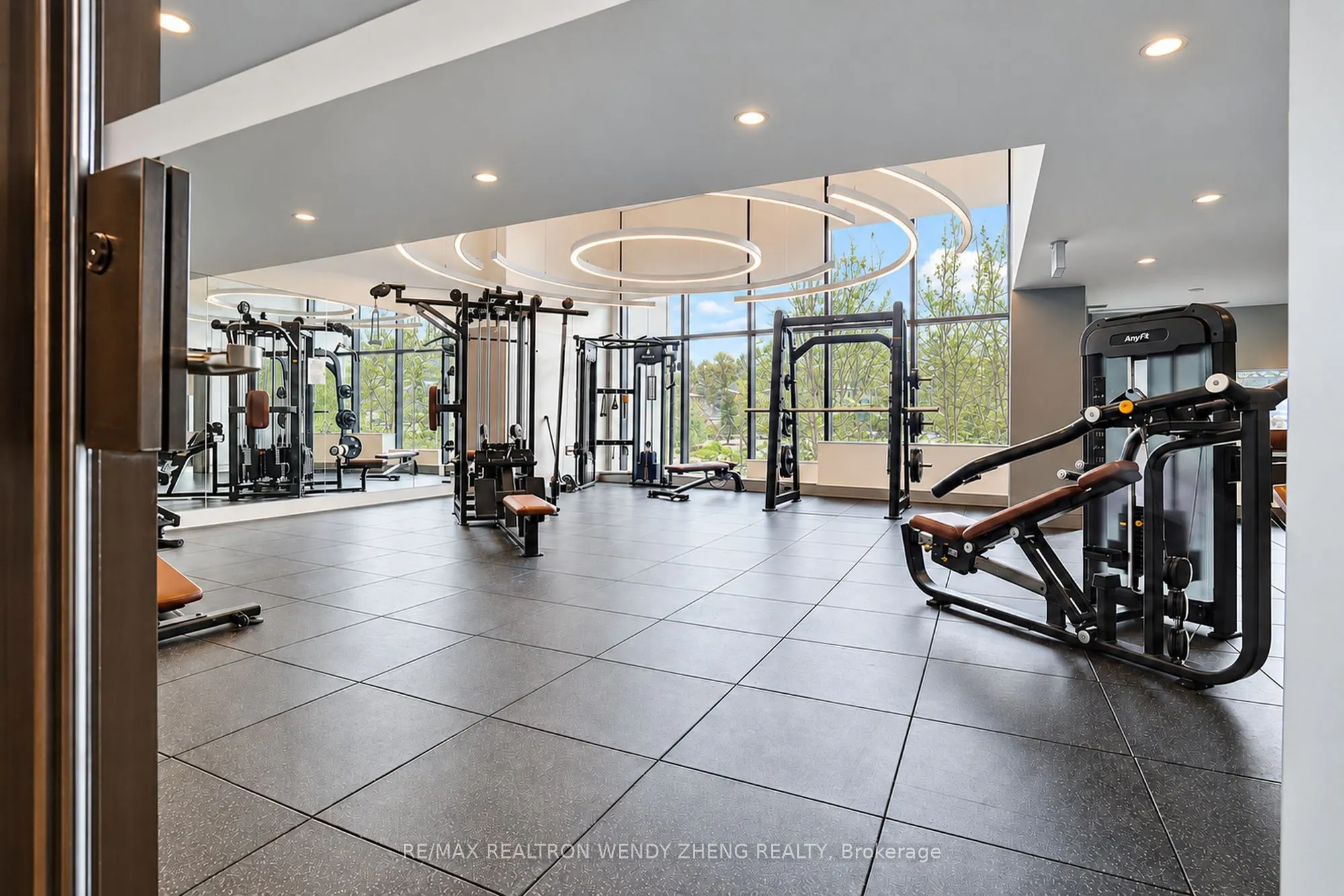 27 Mcmahon Drive #2802