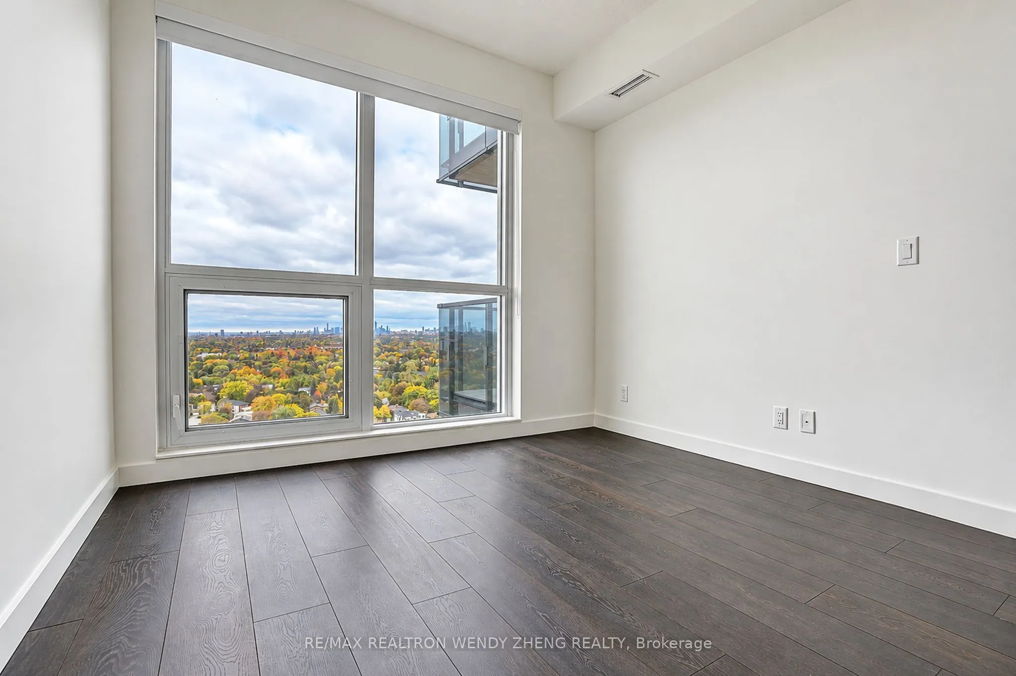 27 Mcmahon Drive #2802