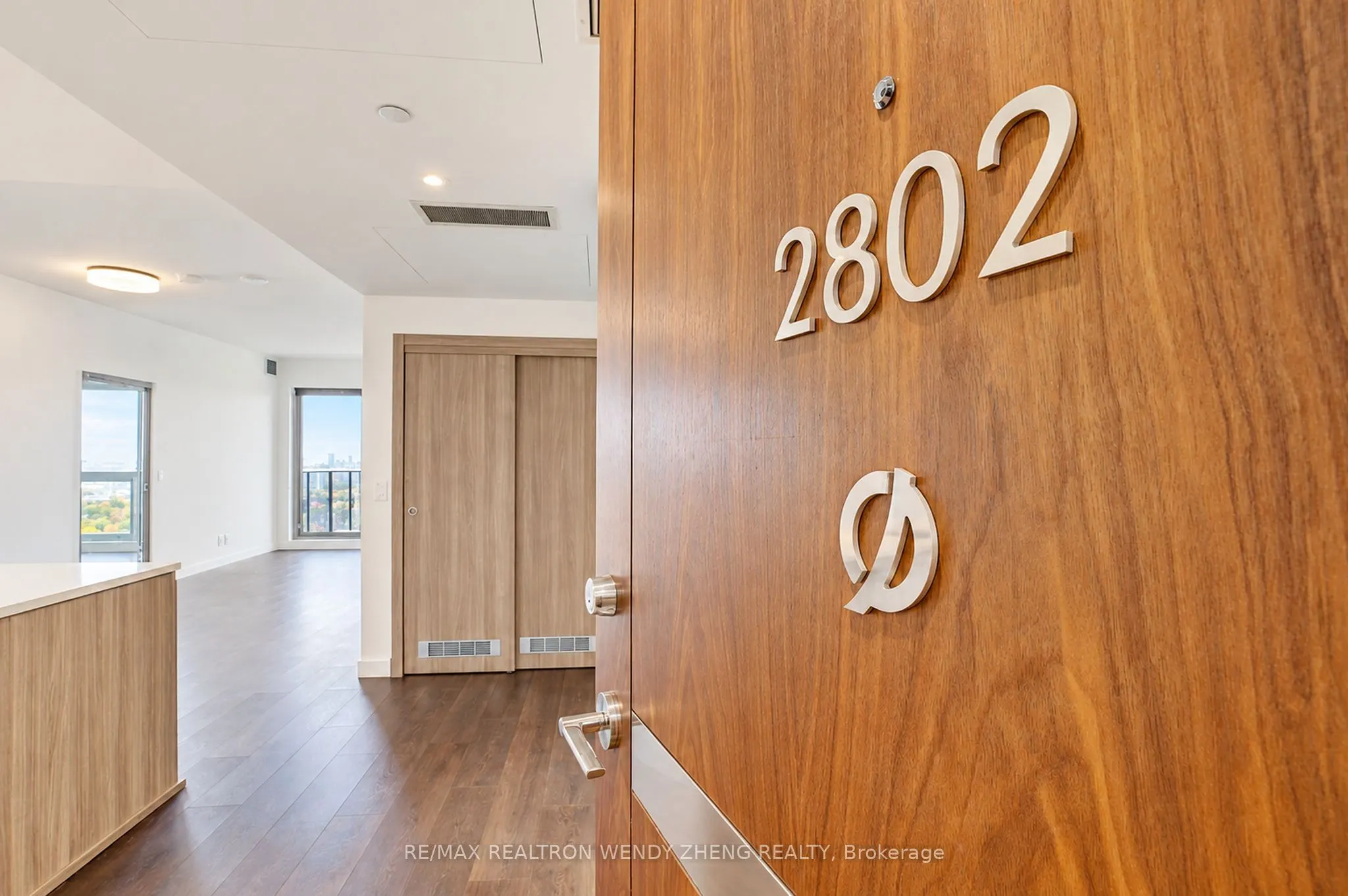27 Mcmahon Drive #2802