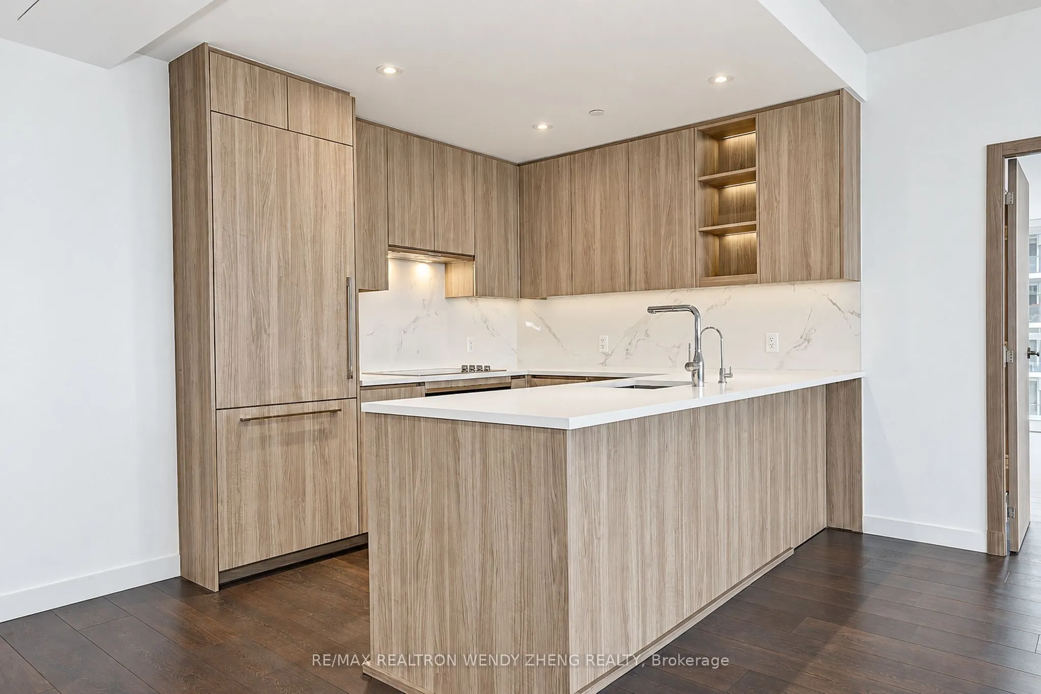 27 Mcmahon Drive #2802