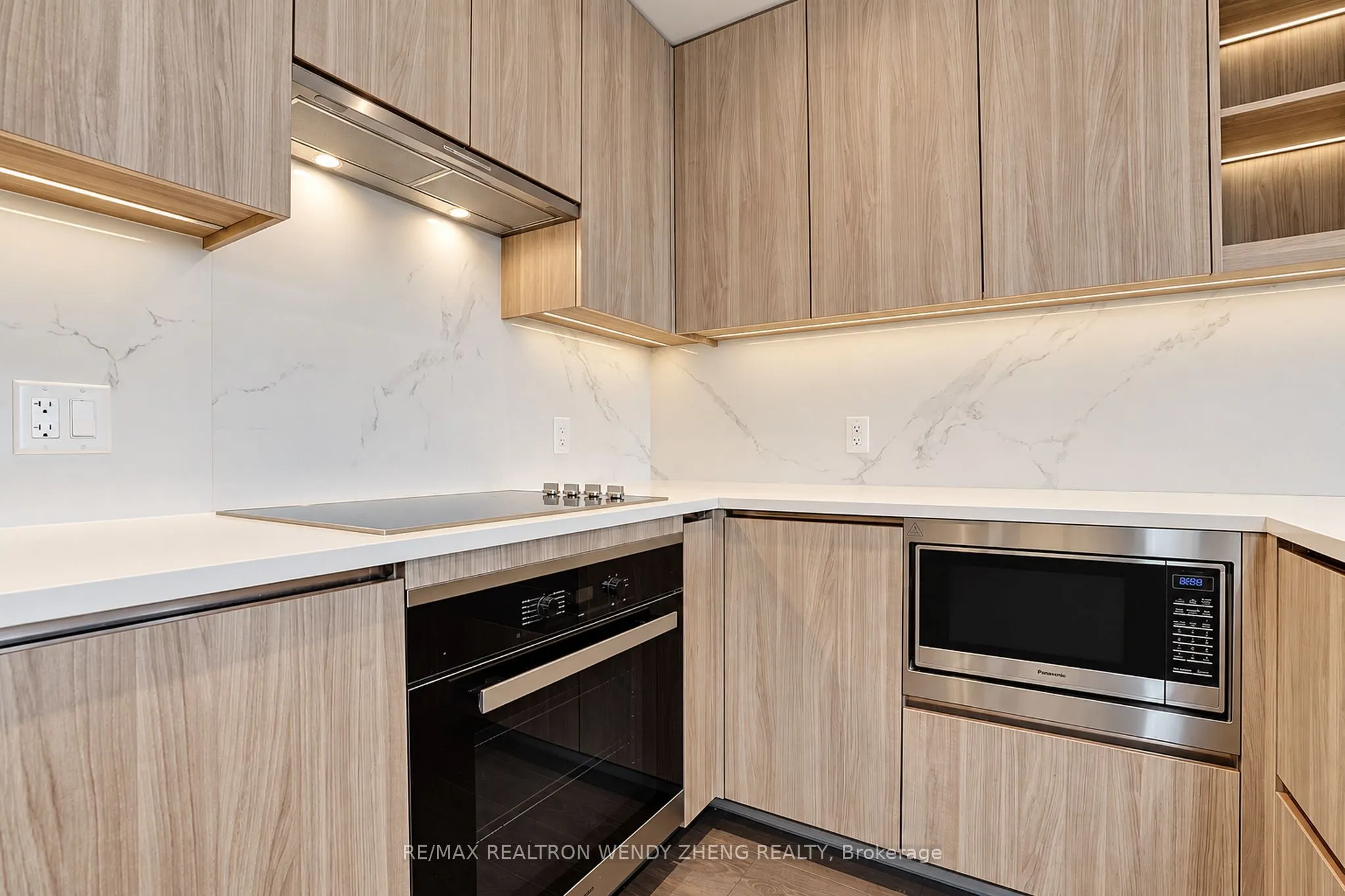 27 Mcmahon Drive #2802