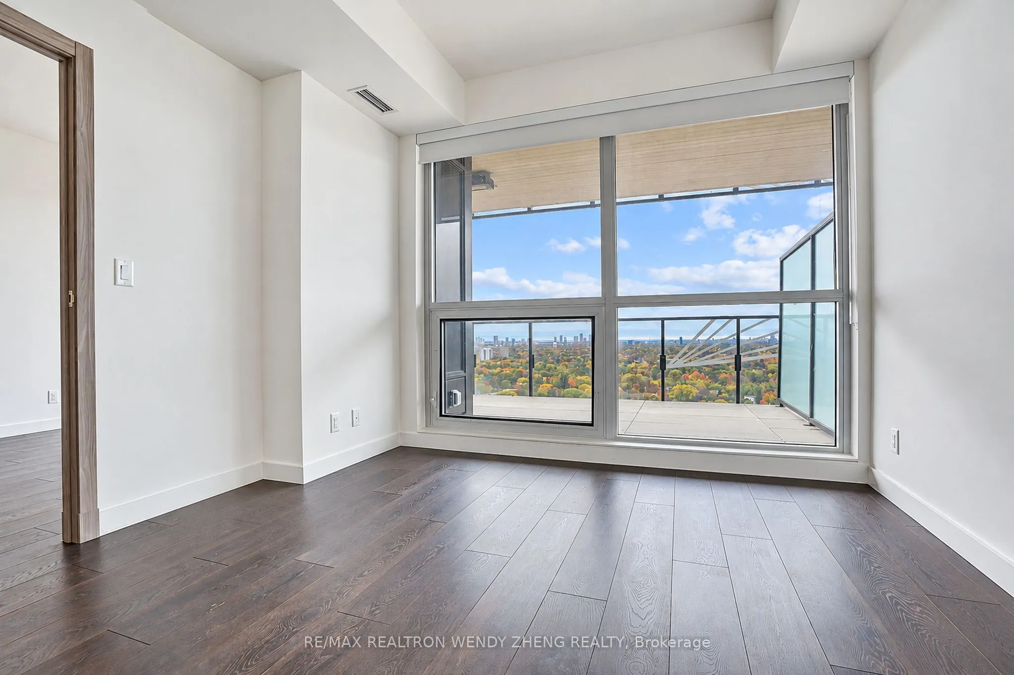 27 Mcmahon Drive #2802