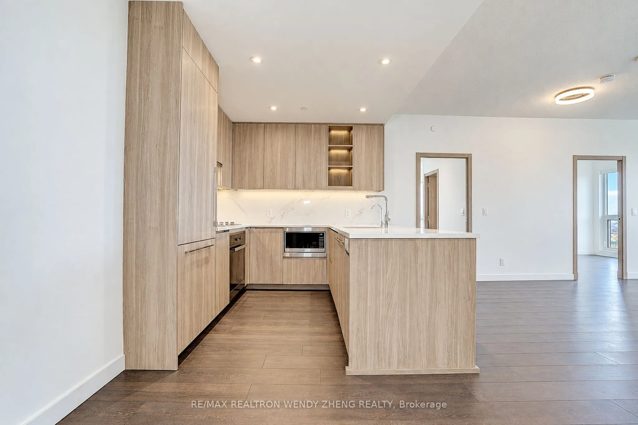 27 Mcmahon Drive #2802